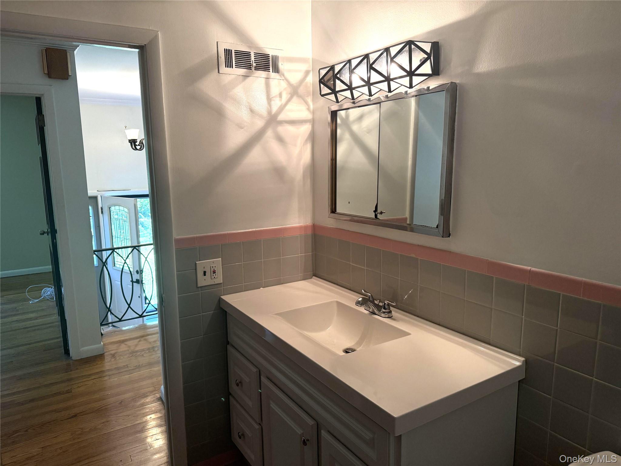 58 Quakerbridge Road Property Photo 5
