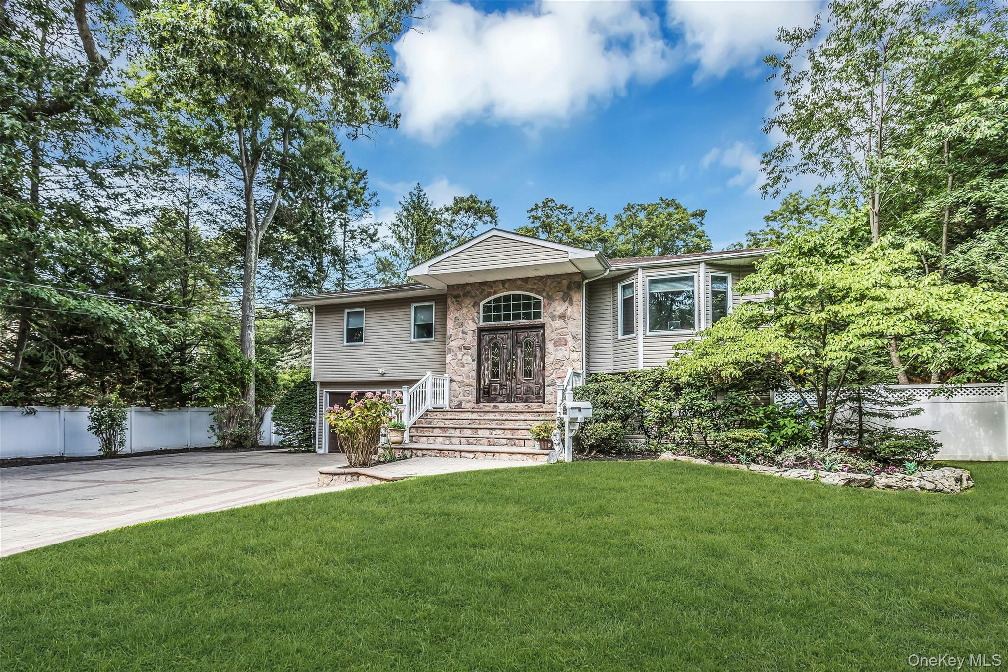 39 Kennedy Drive Property Photo 2