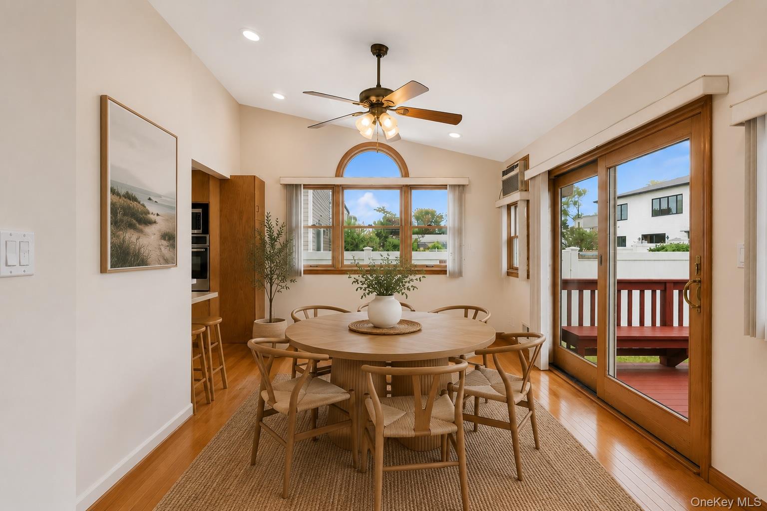 1016 Washington Avenue Property Photo 4