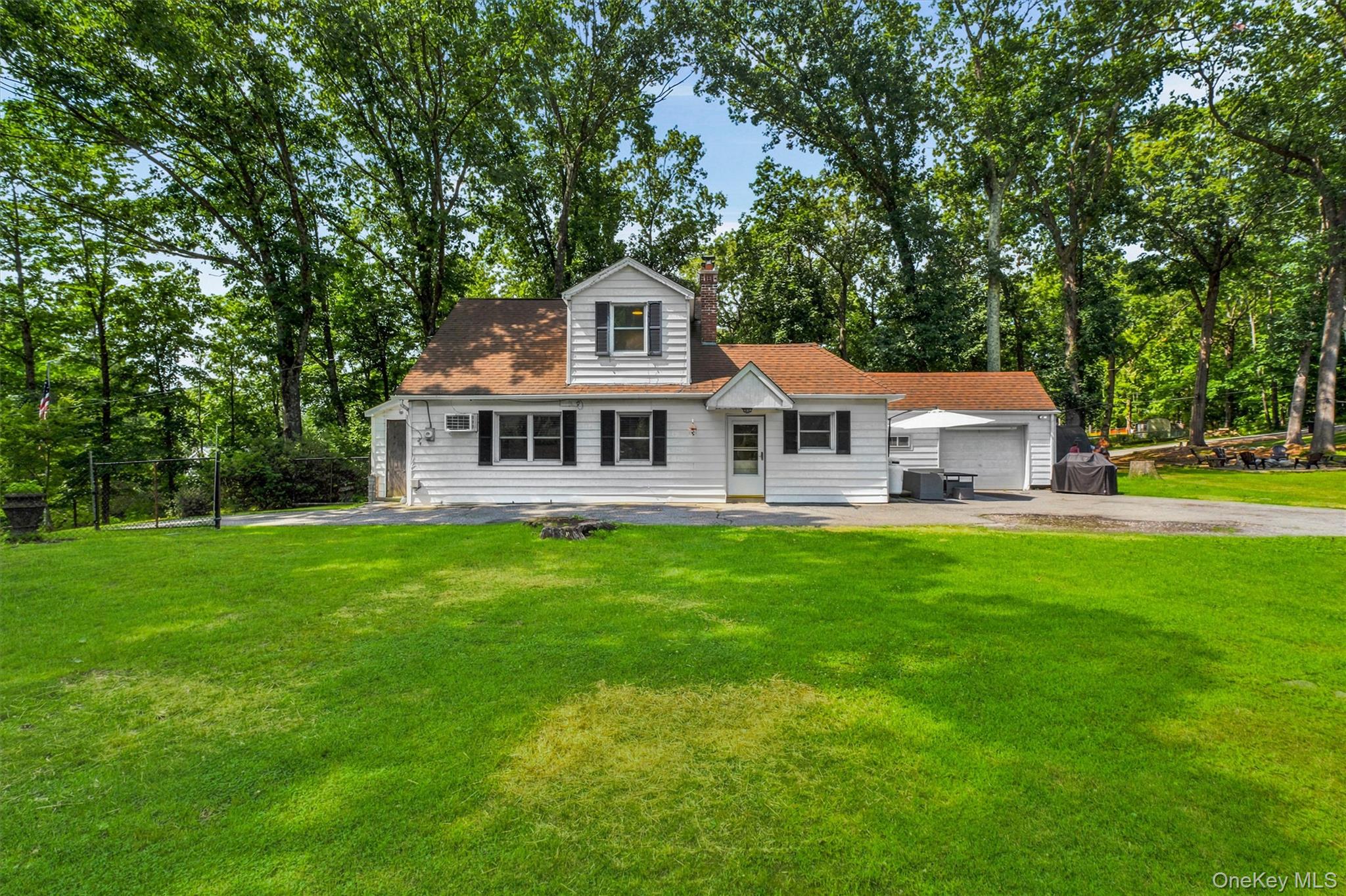 28 Mahopac Avenue Property Photo 2
