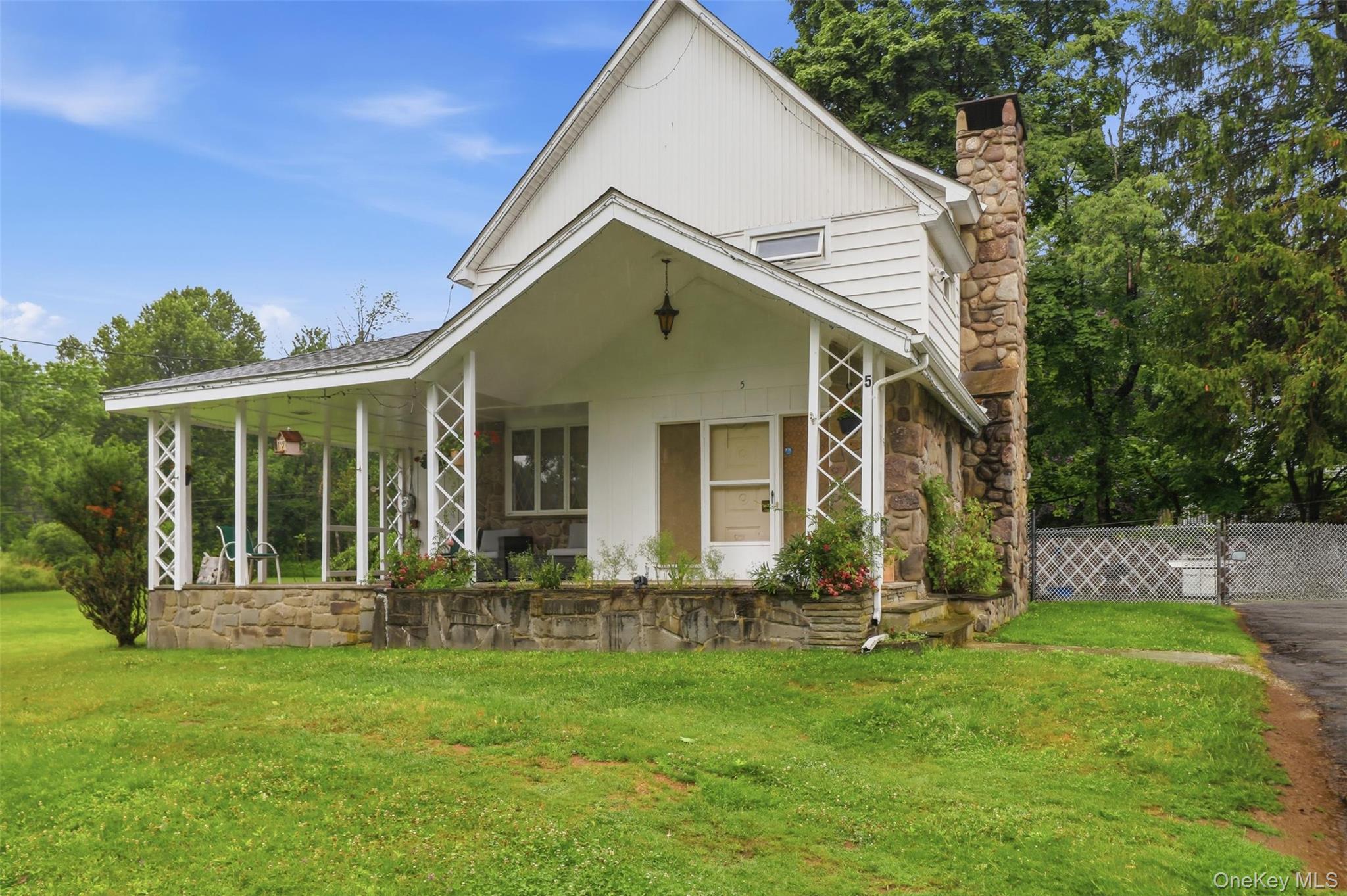 5 Kaempfer Lane Property Photo 2
