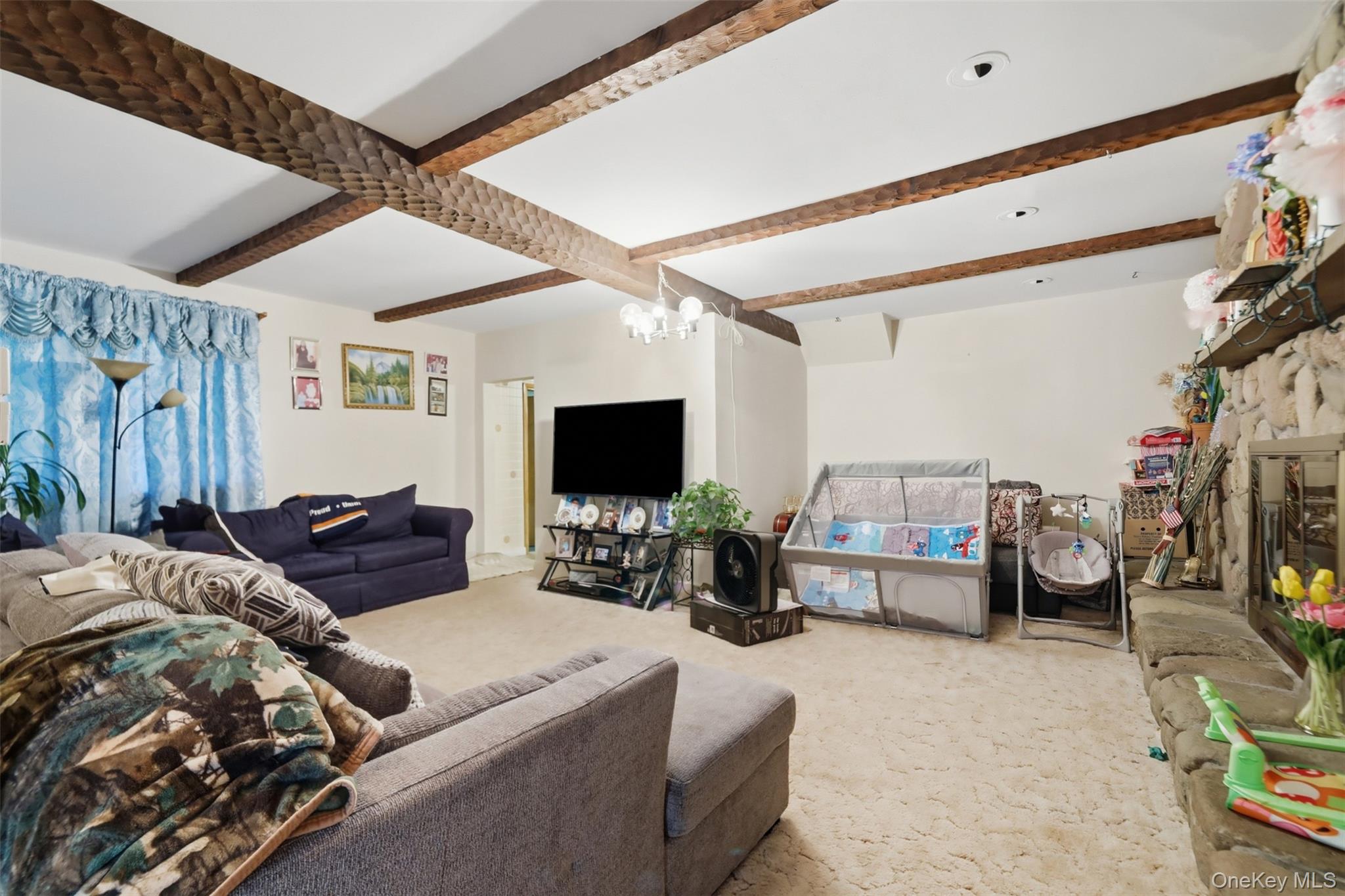 5 Kaempfer Lane Property Photo 8