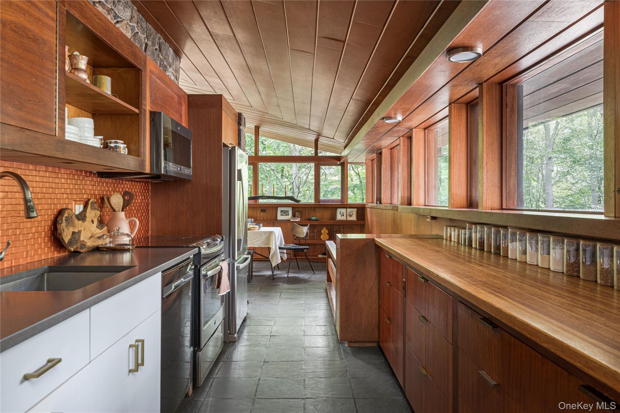 1306 Grants Lane Property Photo 18