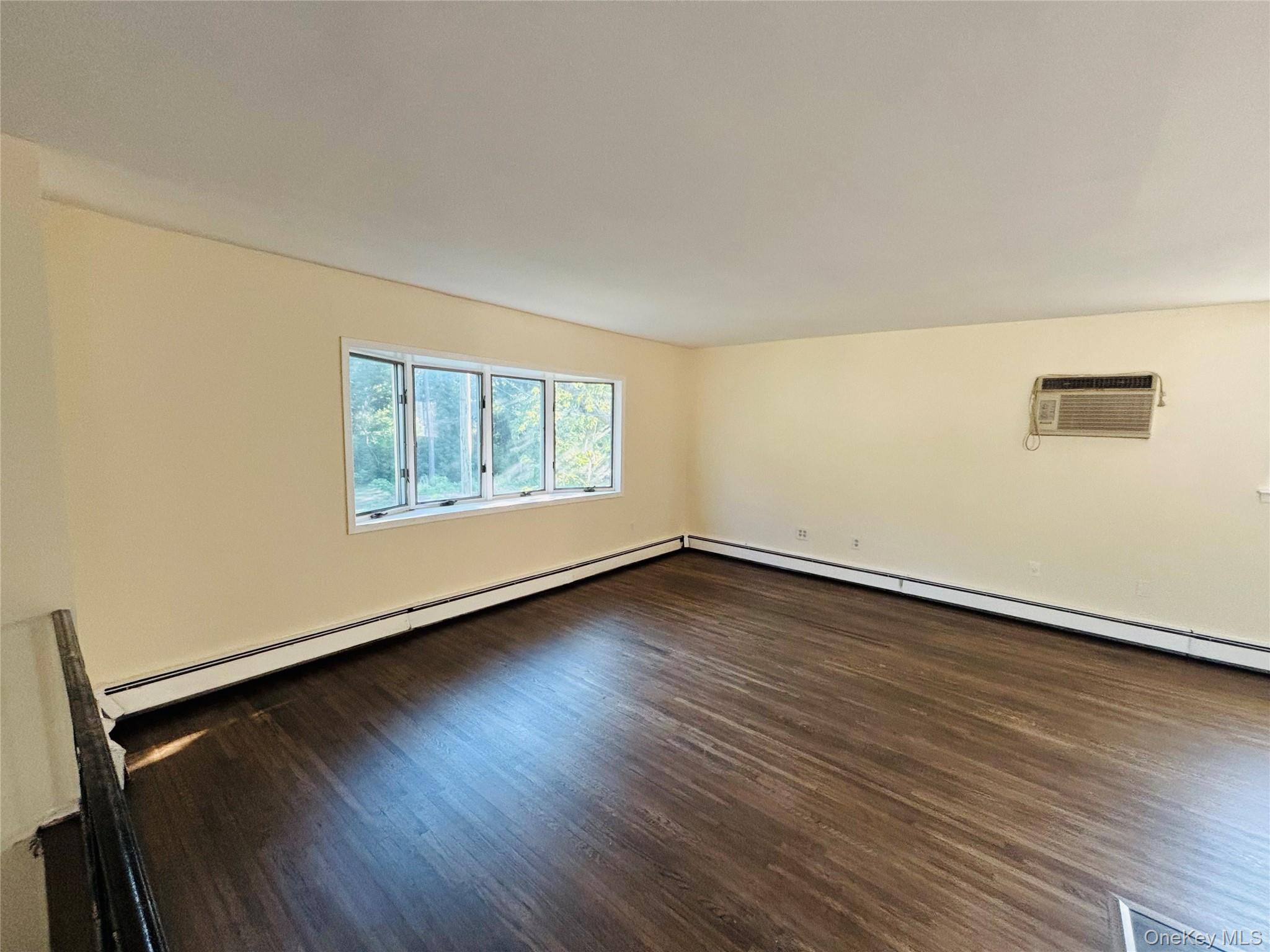 537 Lakeway Drive Property Photo 6
