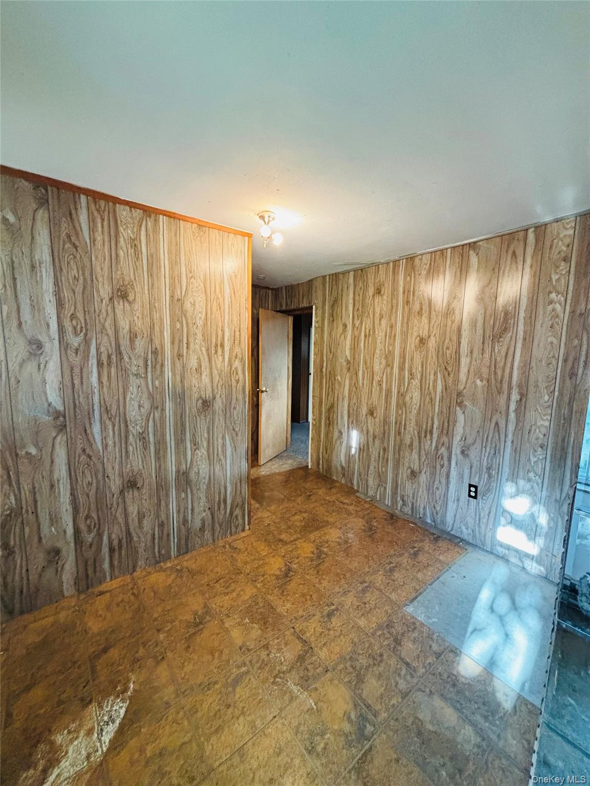 537 Lakeway Drive Property Photo 22