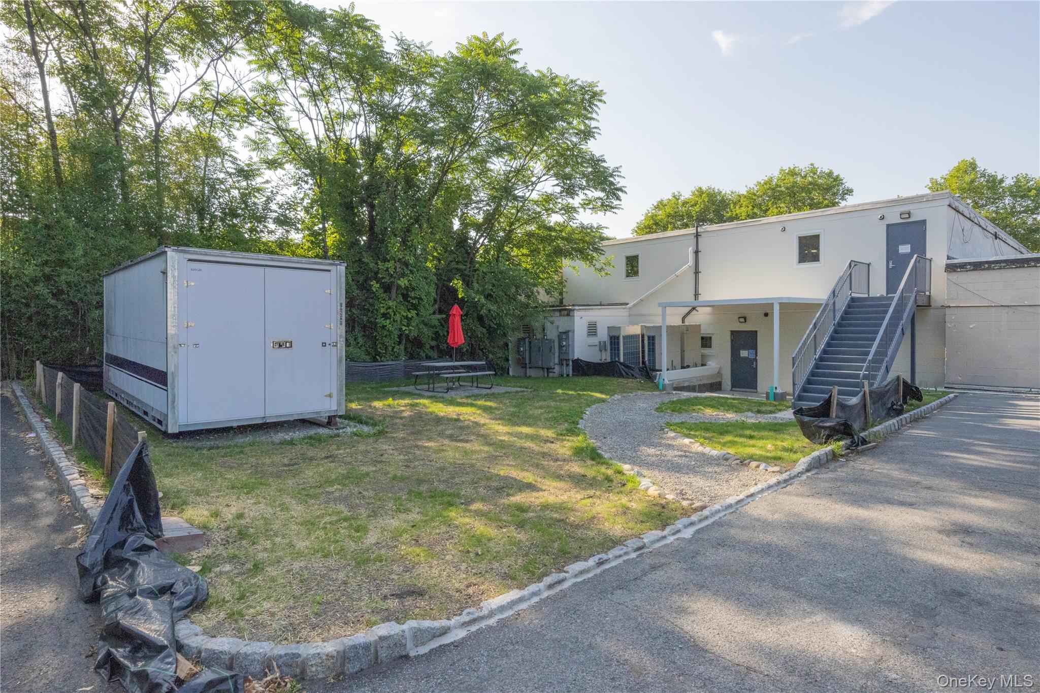 75 E Central Avenue Property Photo 7