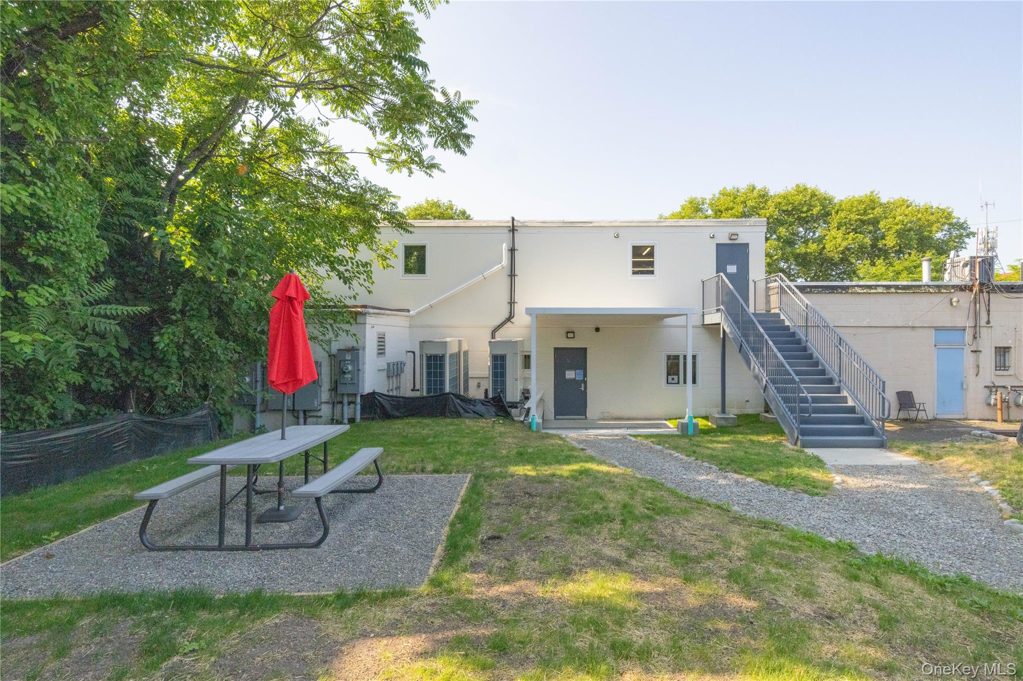75 E Central Avenue Property Photo 8