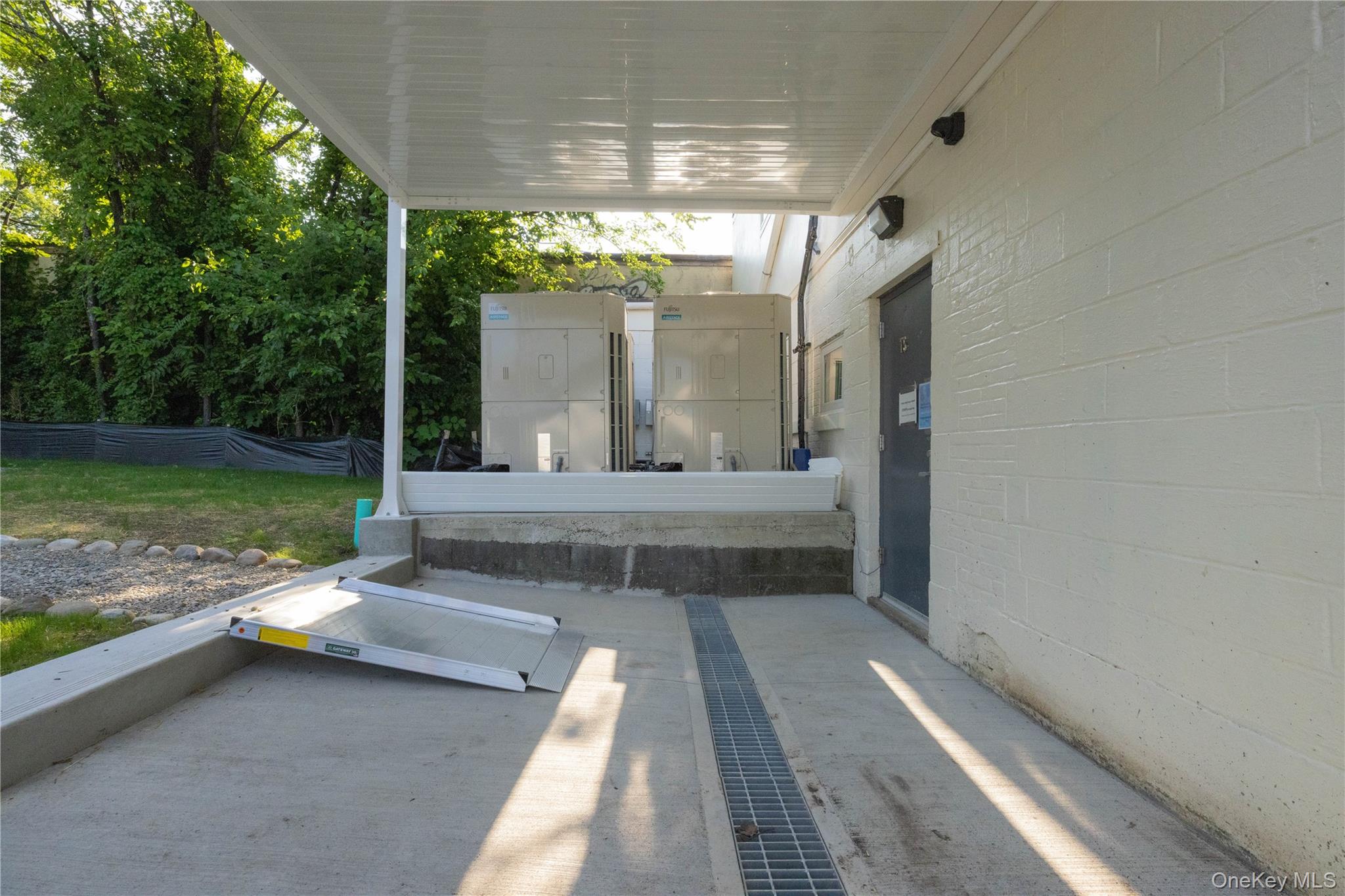 75 E Central Avenue Property Photo 11