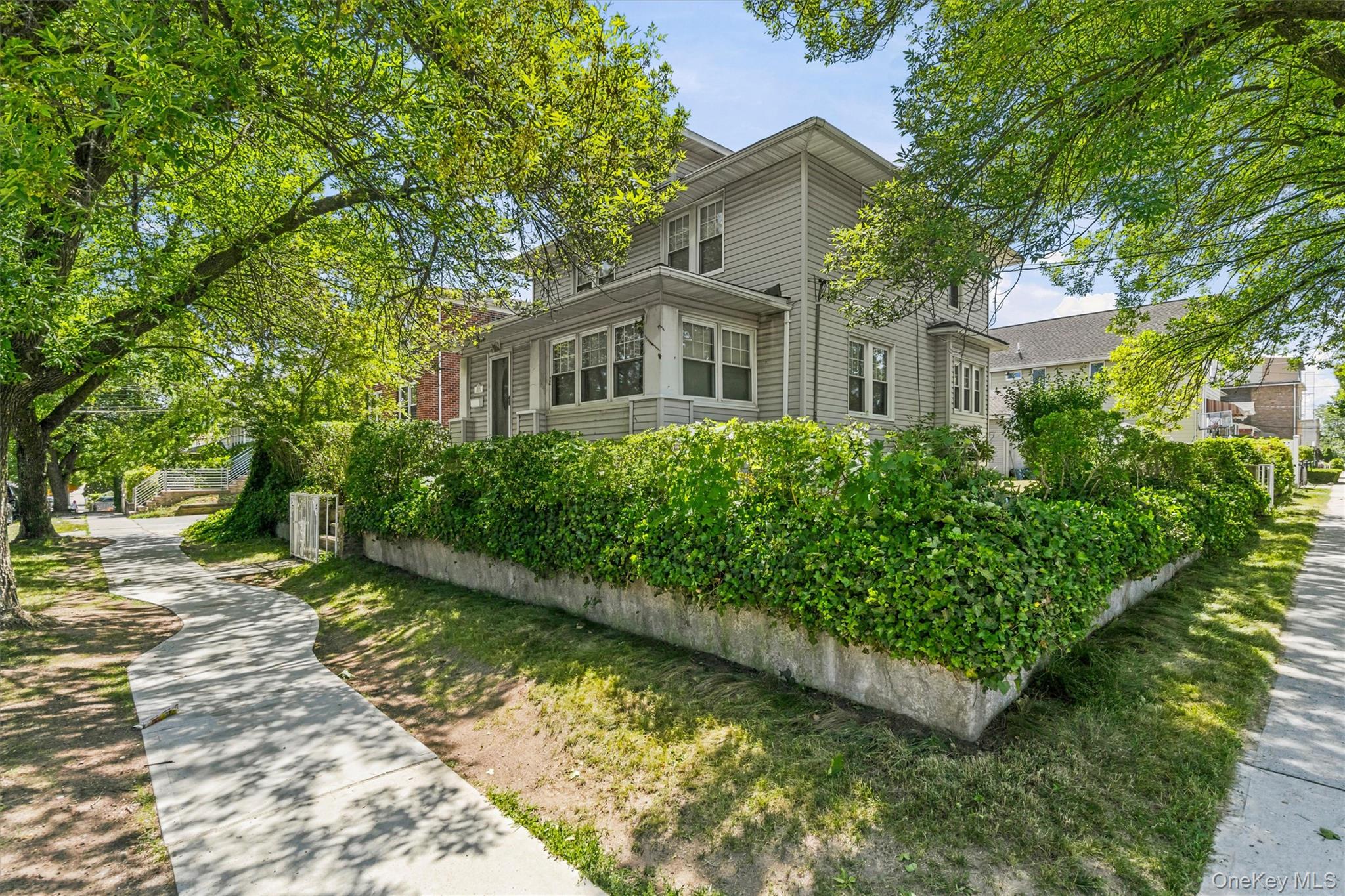 2950 Randall Avenue Property Photo 3