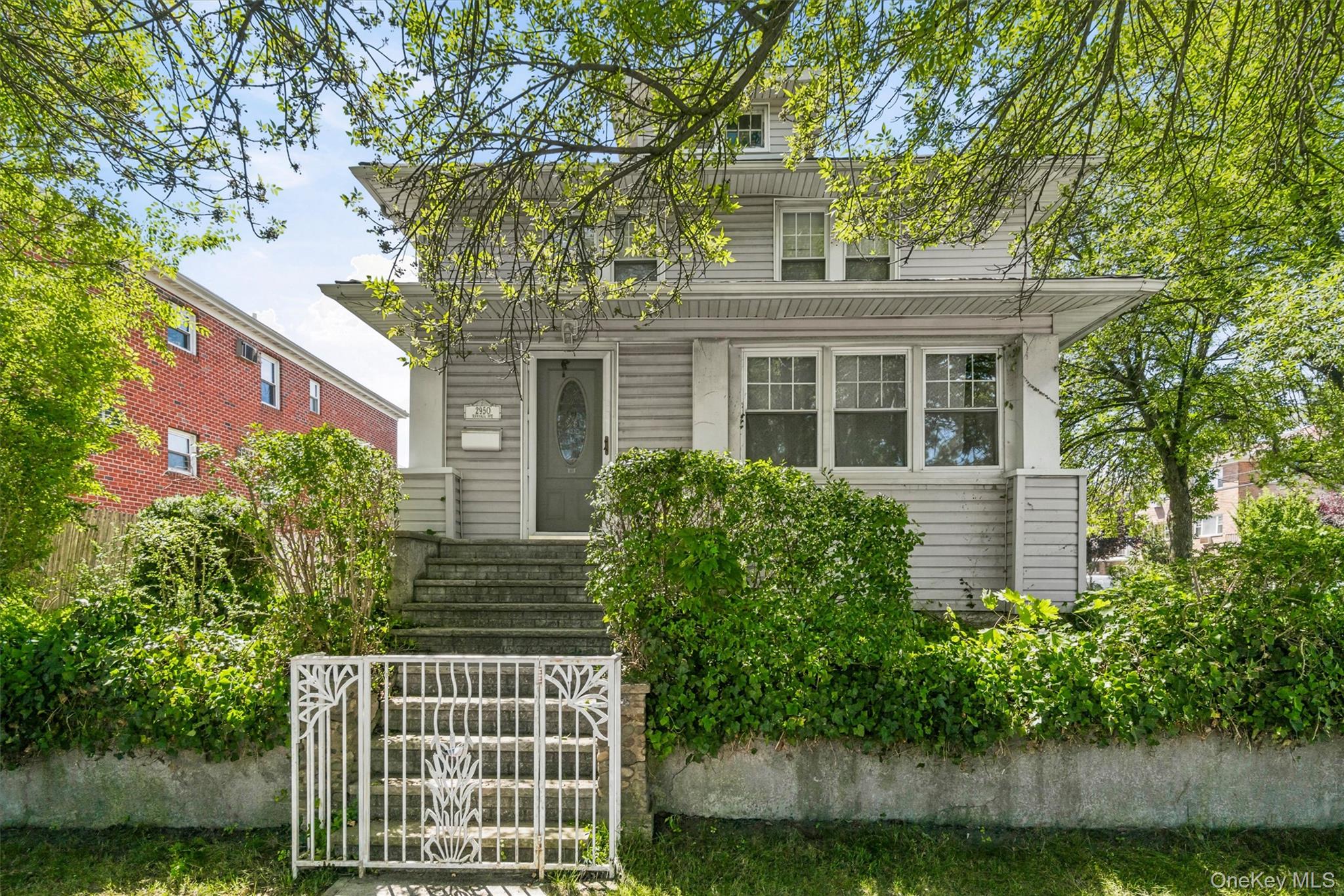 2950 Randall Avenue Property Photo 4