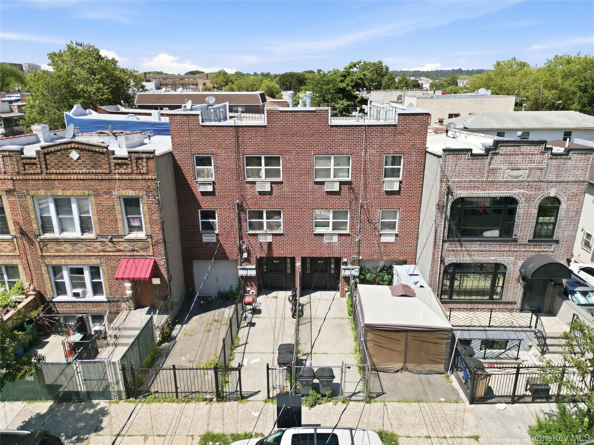 1395 Sutter Avenue Property Photo 3