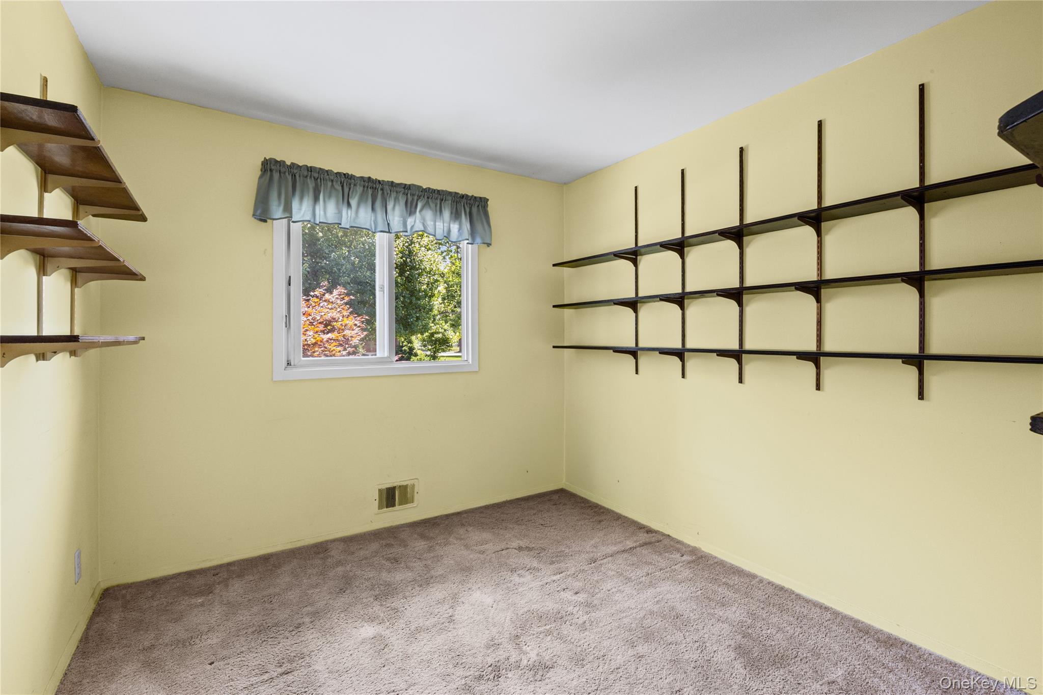 259 Burr Road Property Photo 10
