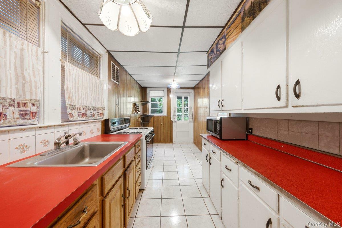 5633 Post Road Property Photo 4