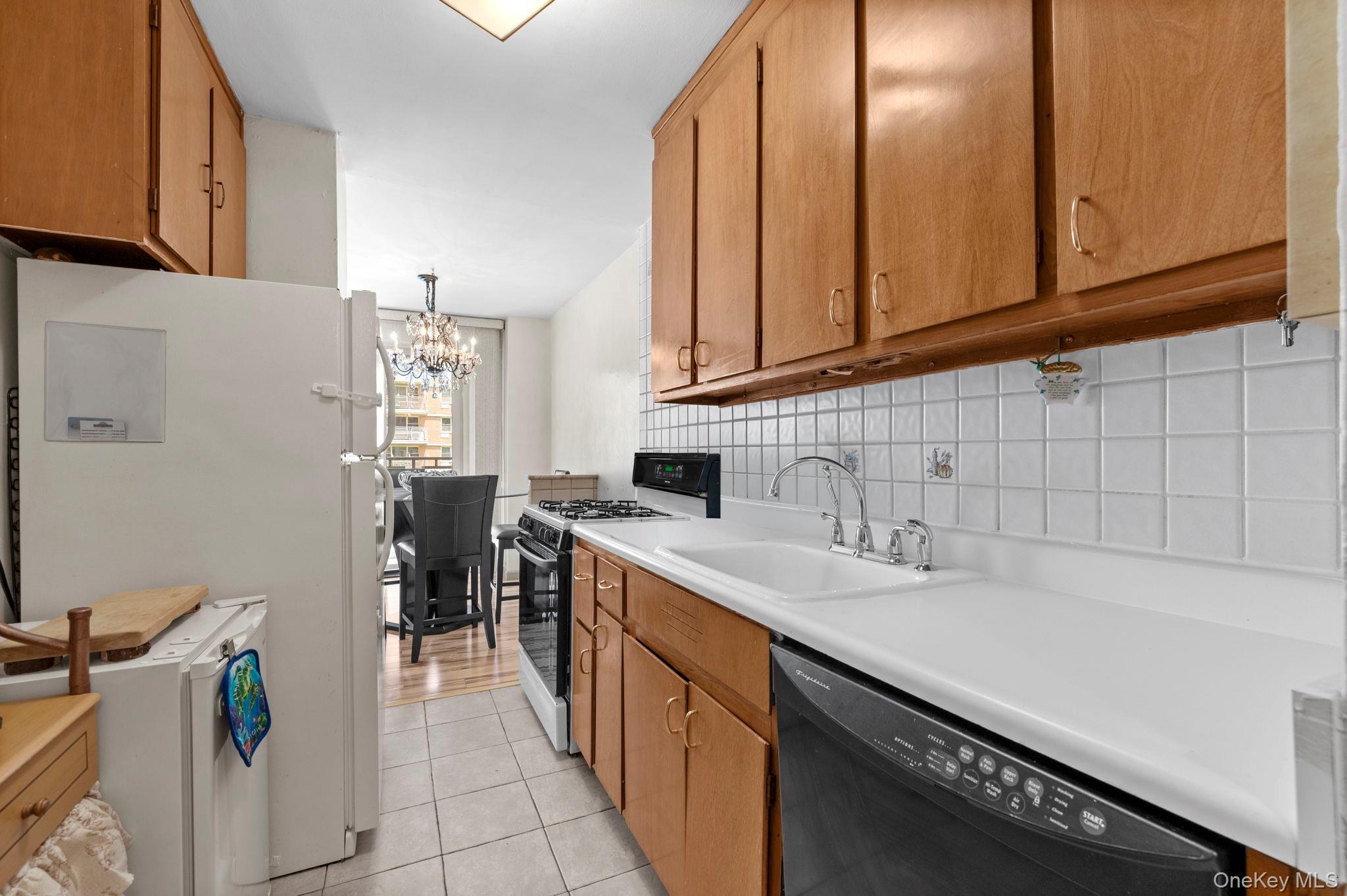 2940 W 5th Street 7c Property Photo 4
