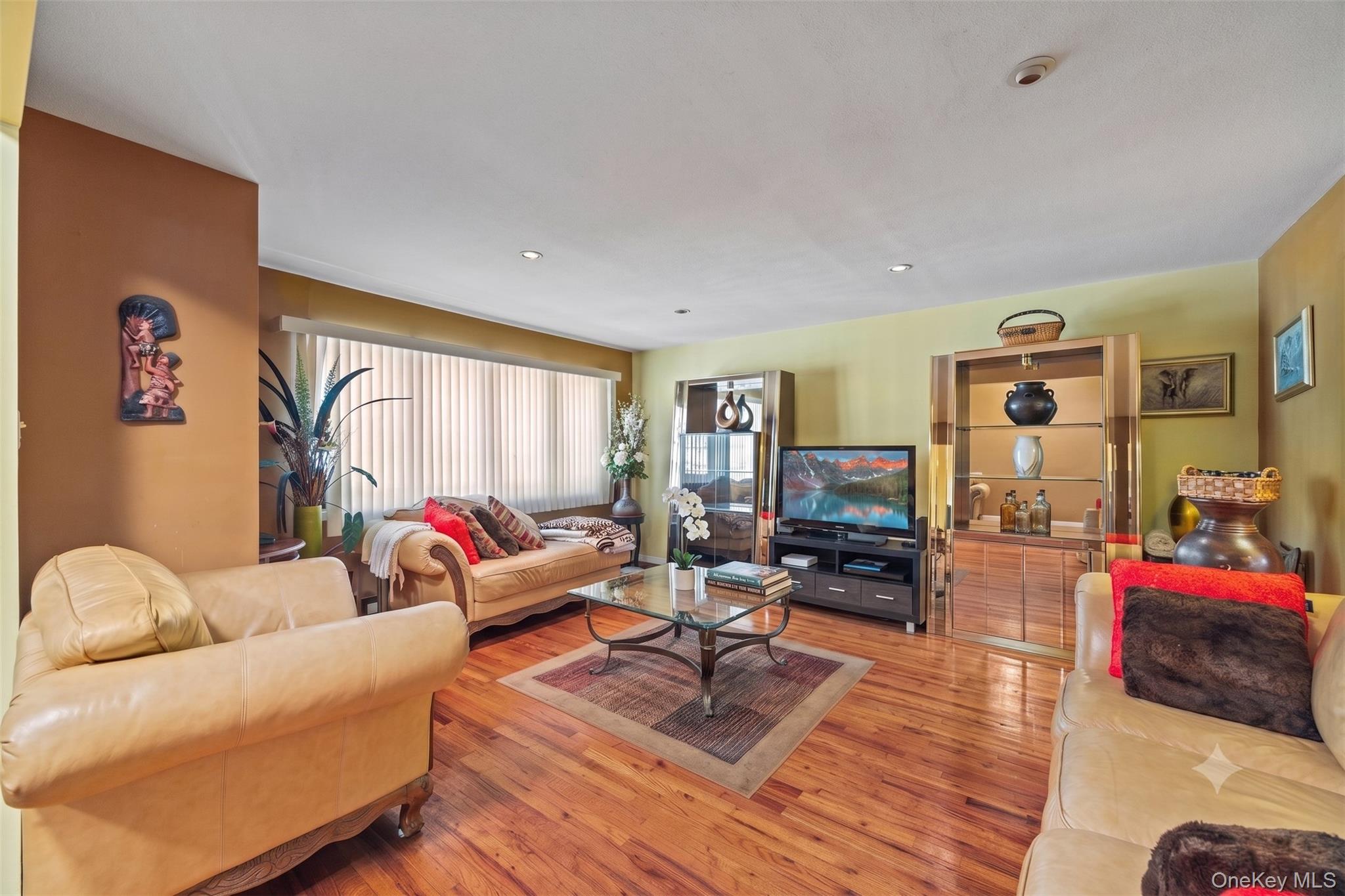2236 Ralph Avenue Property Photo 4