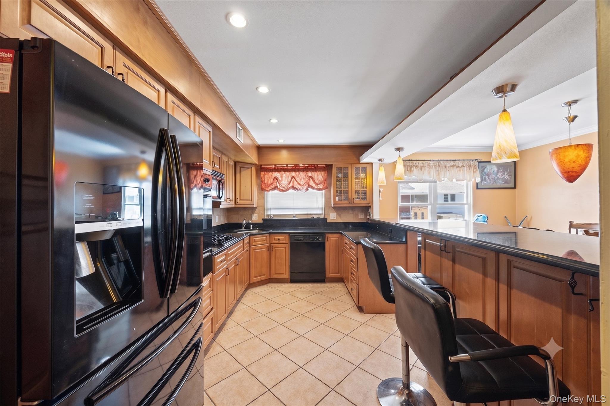 2236 Ralph Avenue Property Photo 6