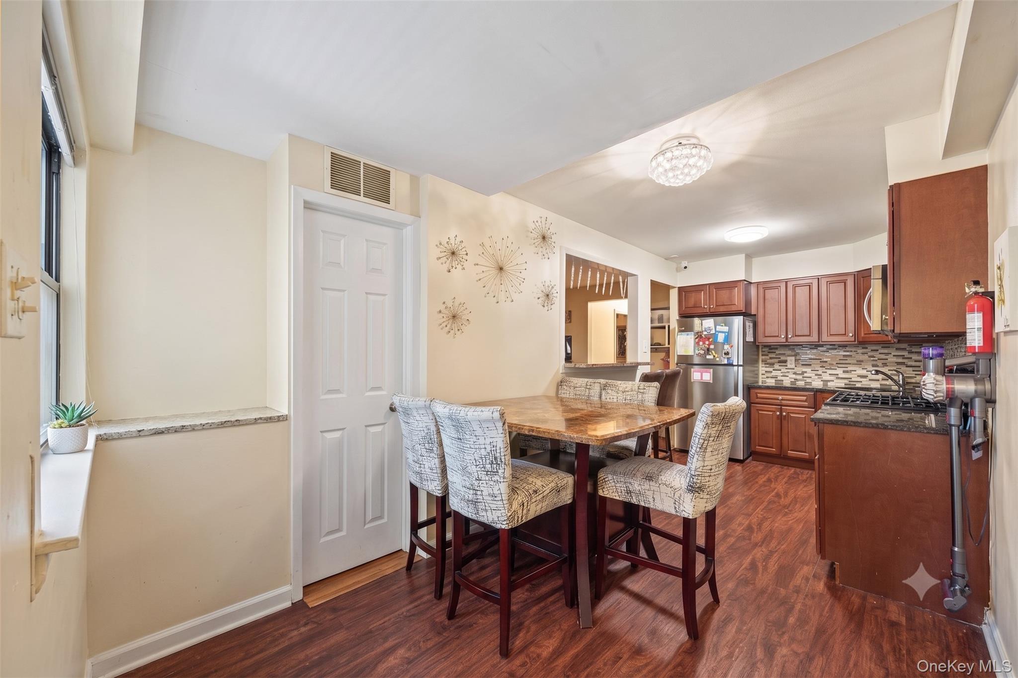 2236 Ralph Avenue Property Photo 15