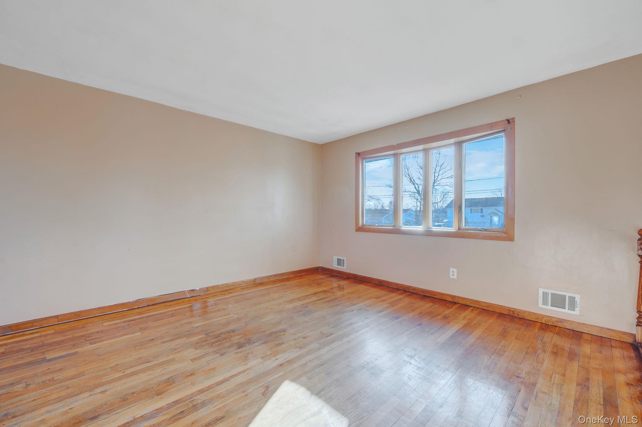 105 Ames Street Property Photo 6