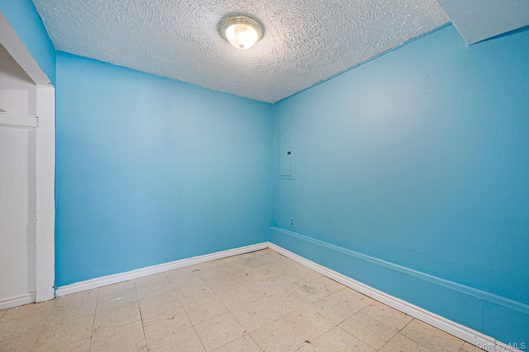 105 Ames Street Property Photo 31