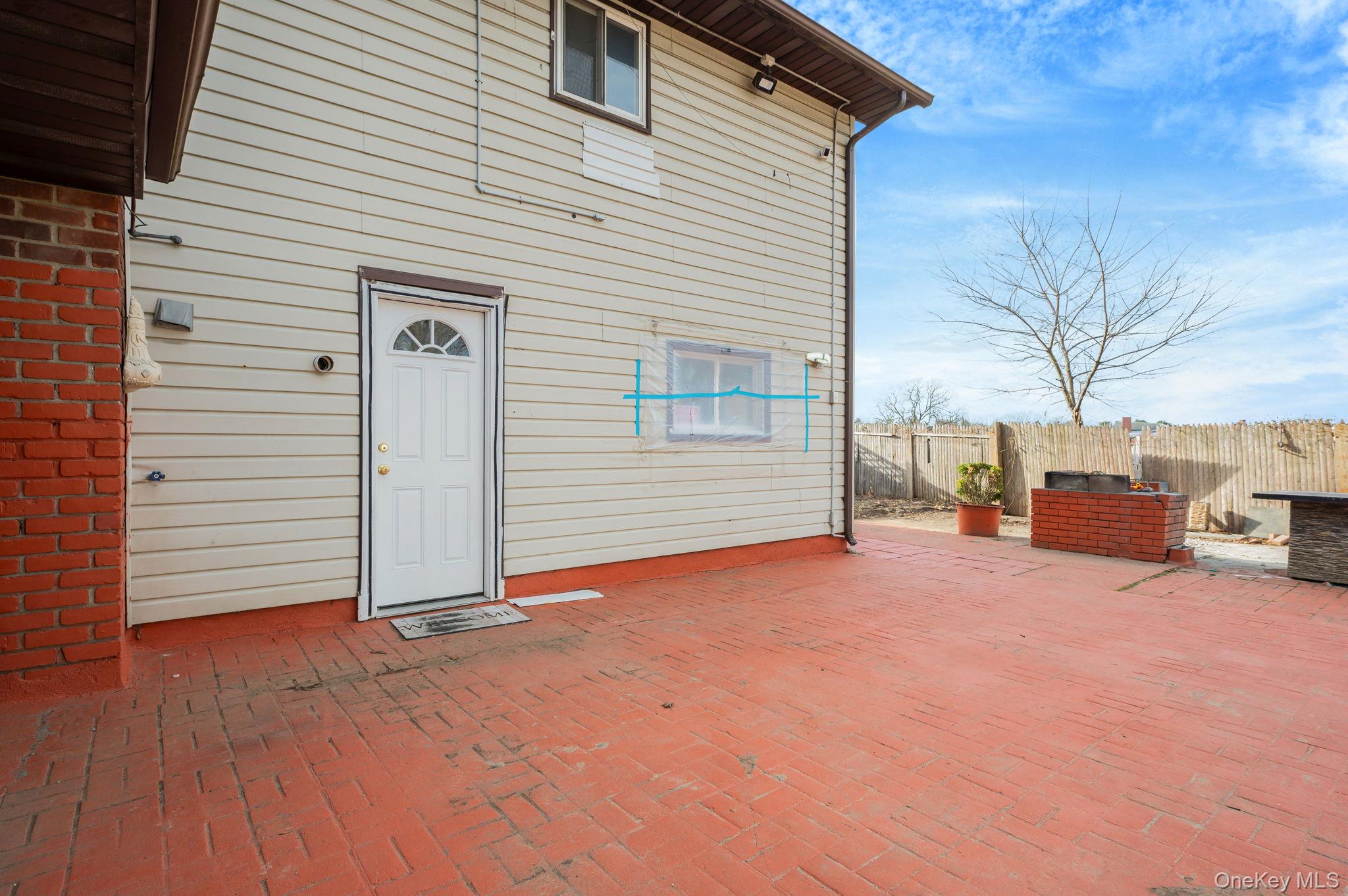 105 Ames Street Property Photo 32