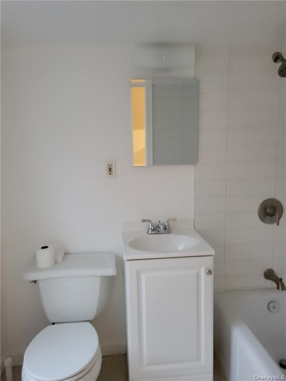 412 Warburton Avenue 3 Property Photo 6