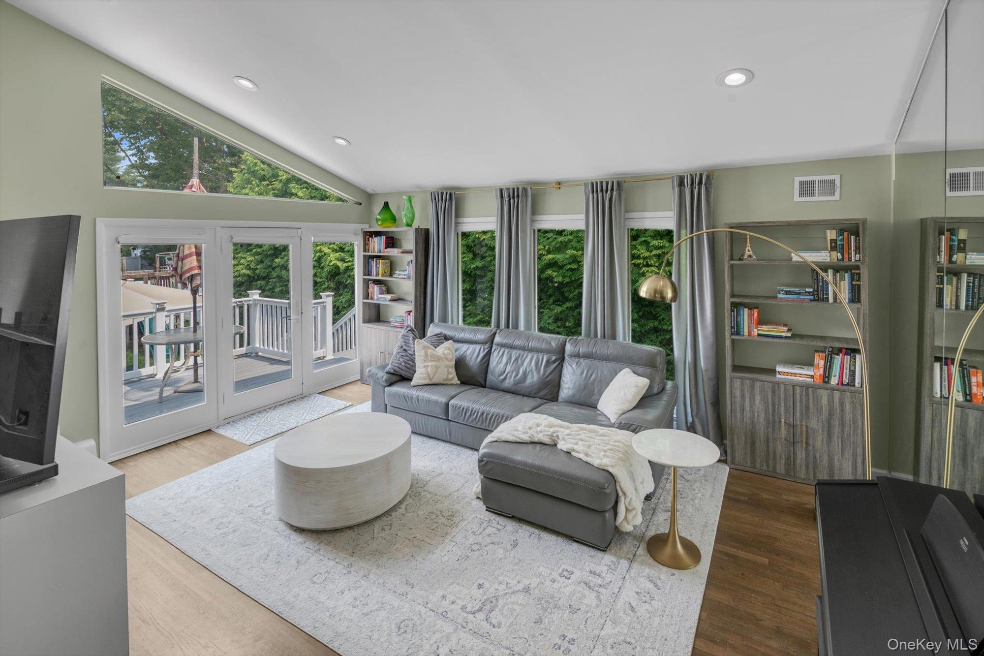 2 Madison Avenue Property Photo 1