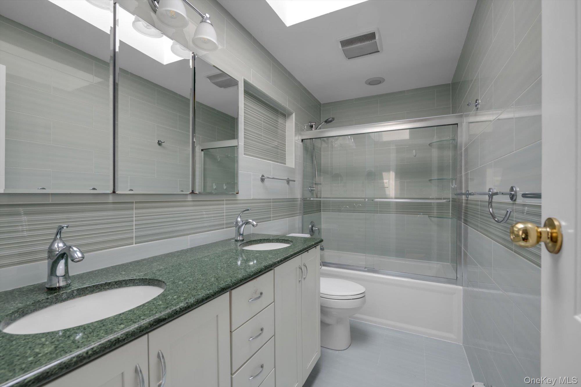 2 Madison Avenue Property Photo 17