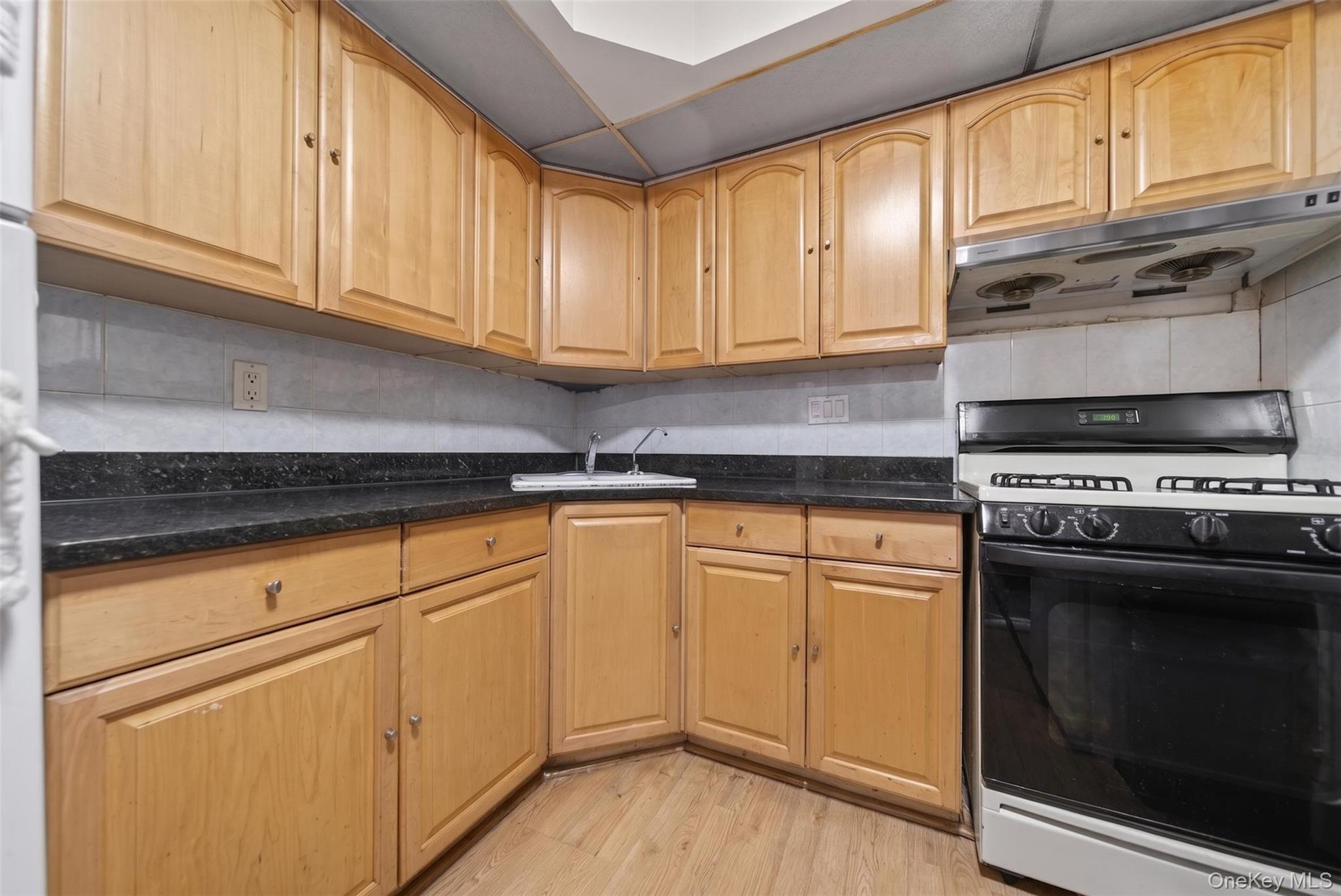 140-44 34th Avenue 2c Property Photo 4