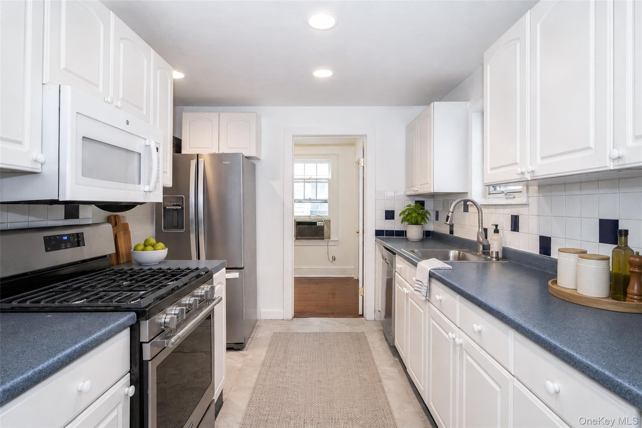 177 Terrace Street Property Photo 6