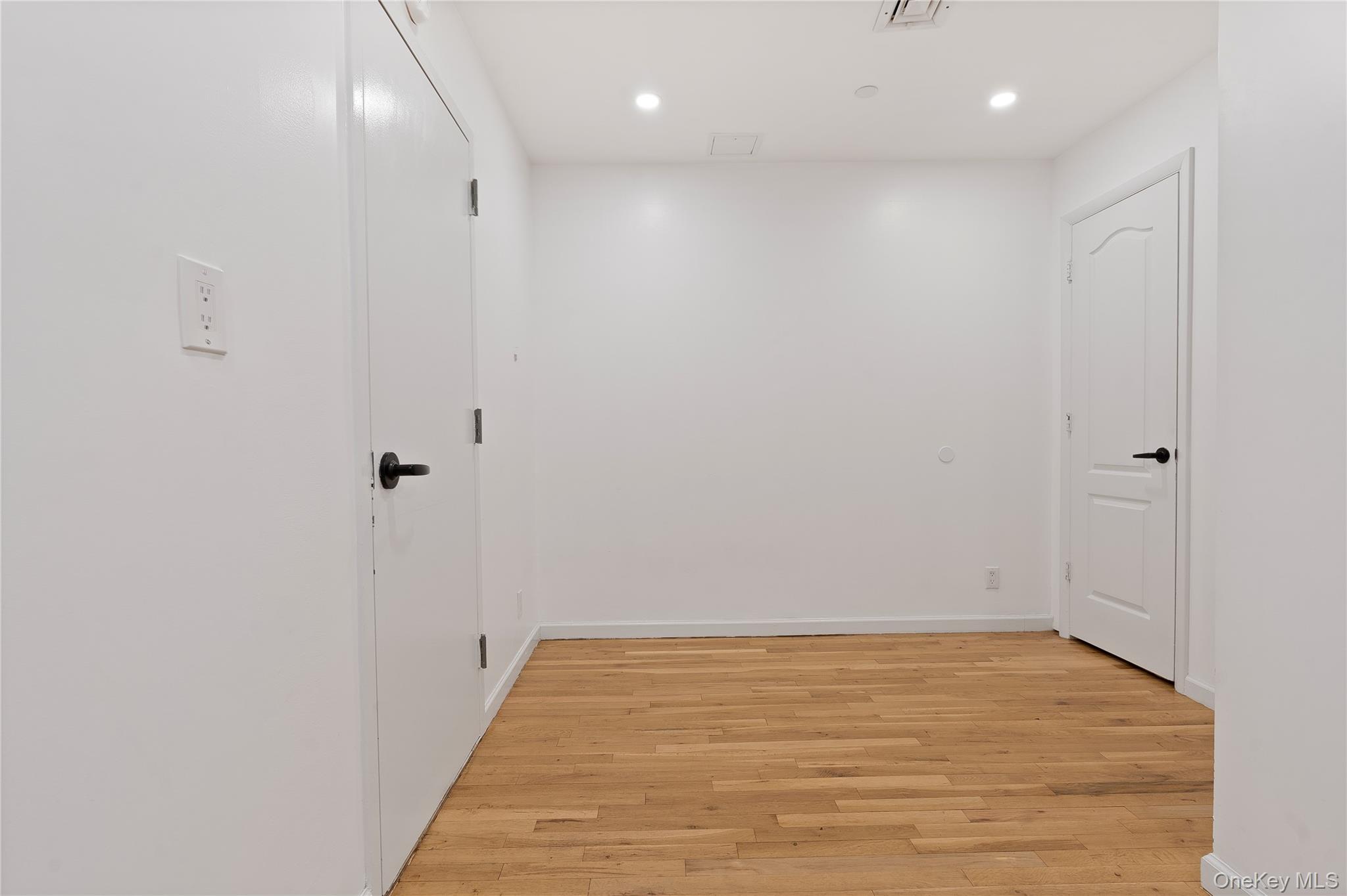 904 Bedford Avenue 1a Property Photo 9