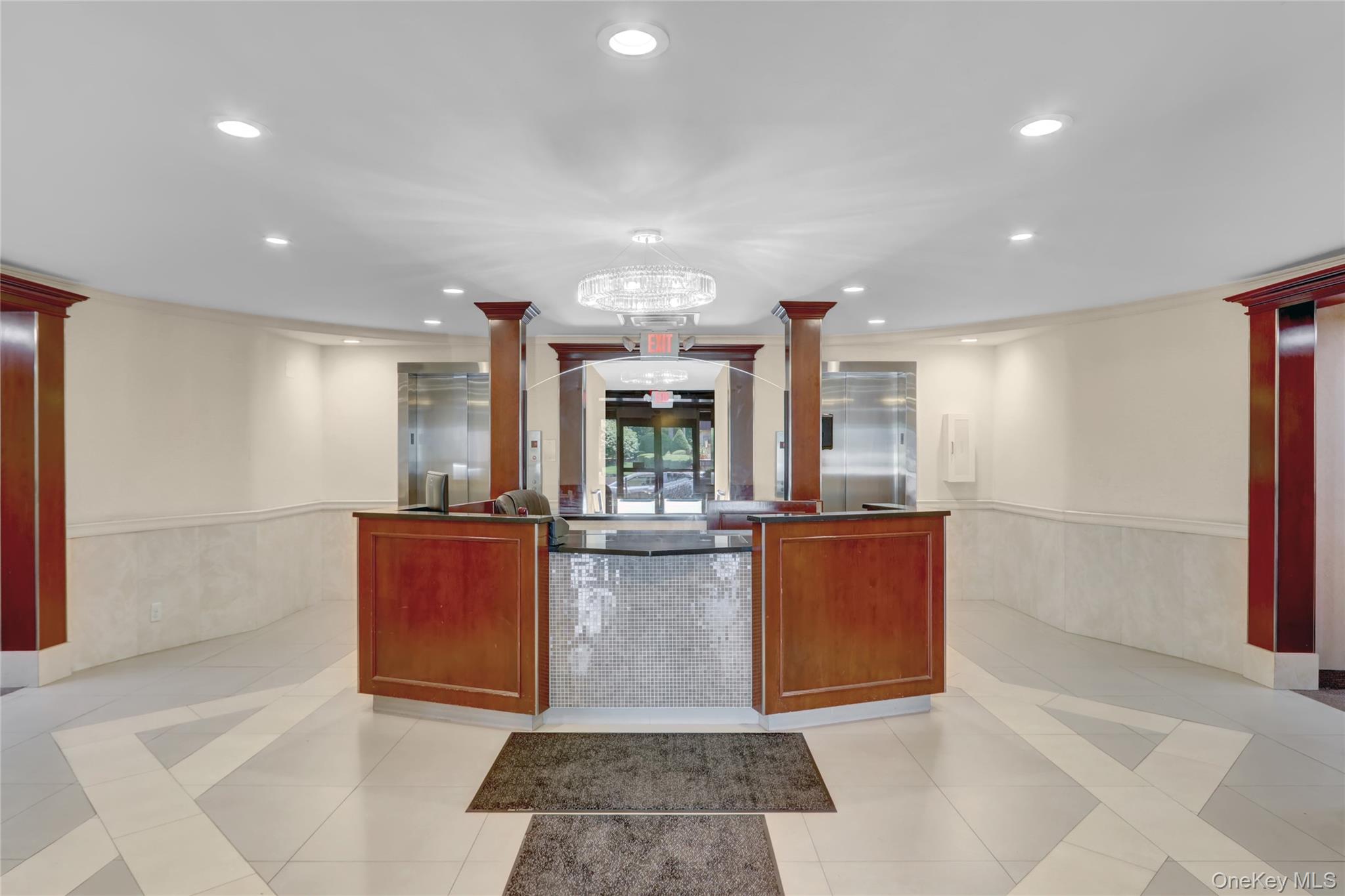 230 Hilton Avenue 15 Property Photo 1