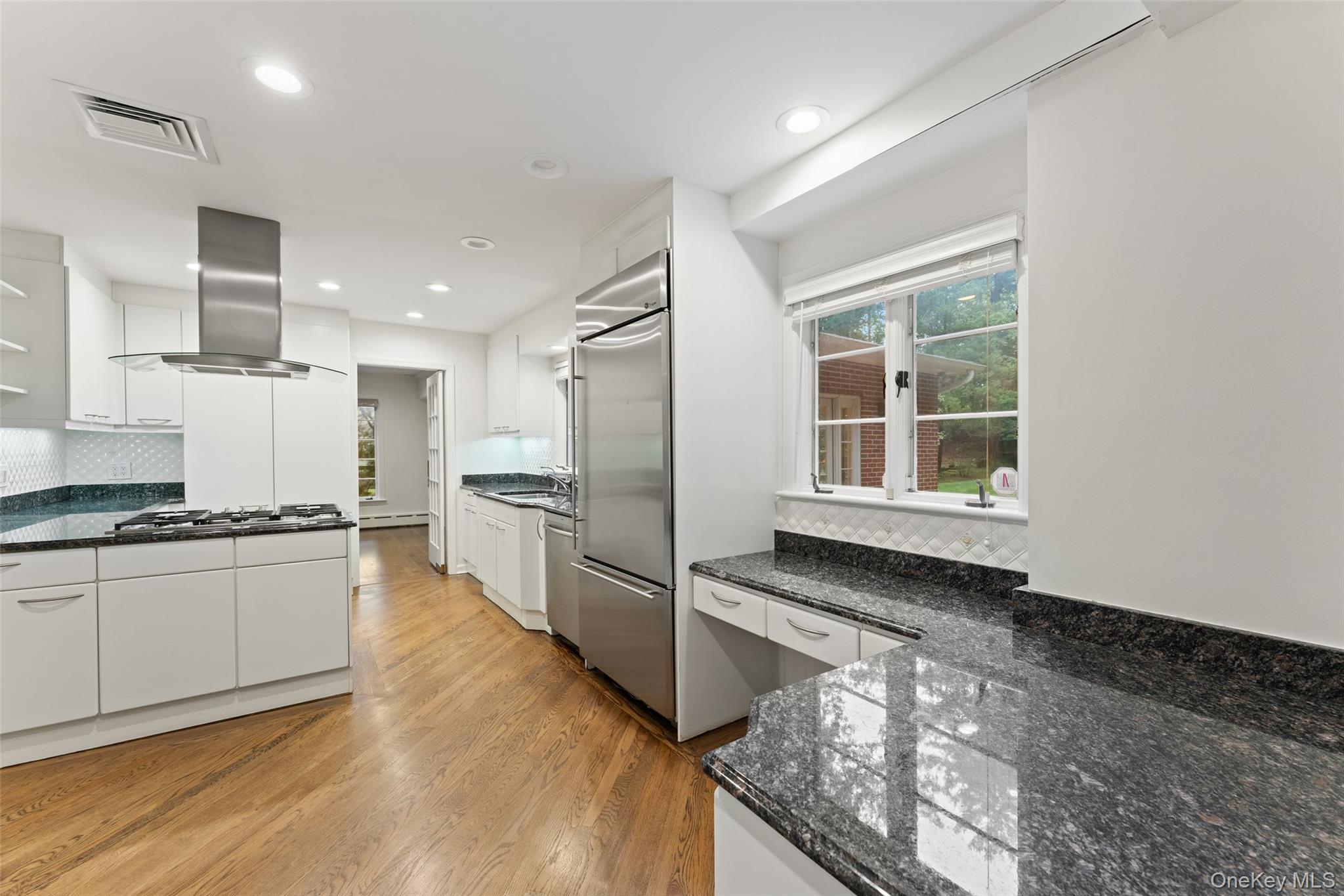 22 Park Avenue Property Photo 12