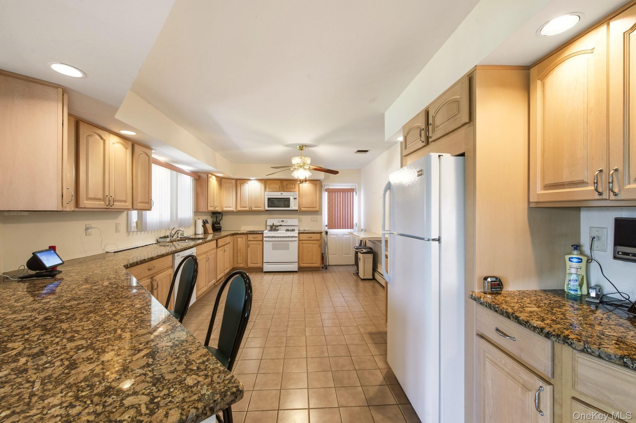 212 Shore Road Property Photo 16