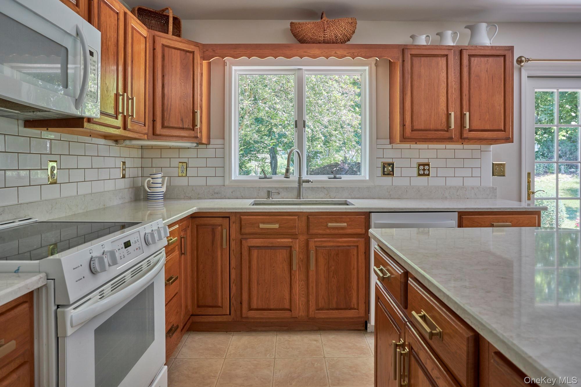 426 Northern Boulevard Property Photo 9