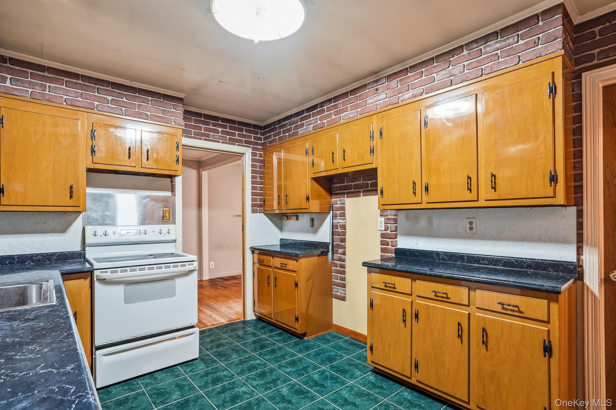 61 Underhill Road Property Photo 13