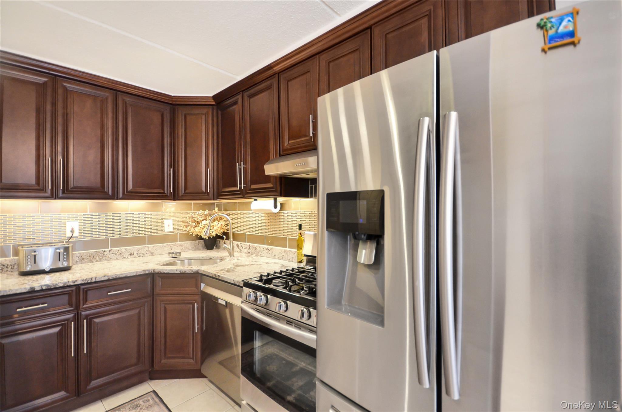 397 N Broadway 1f Property Photo 5