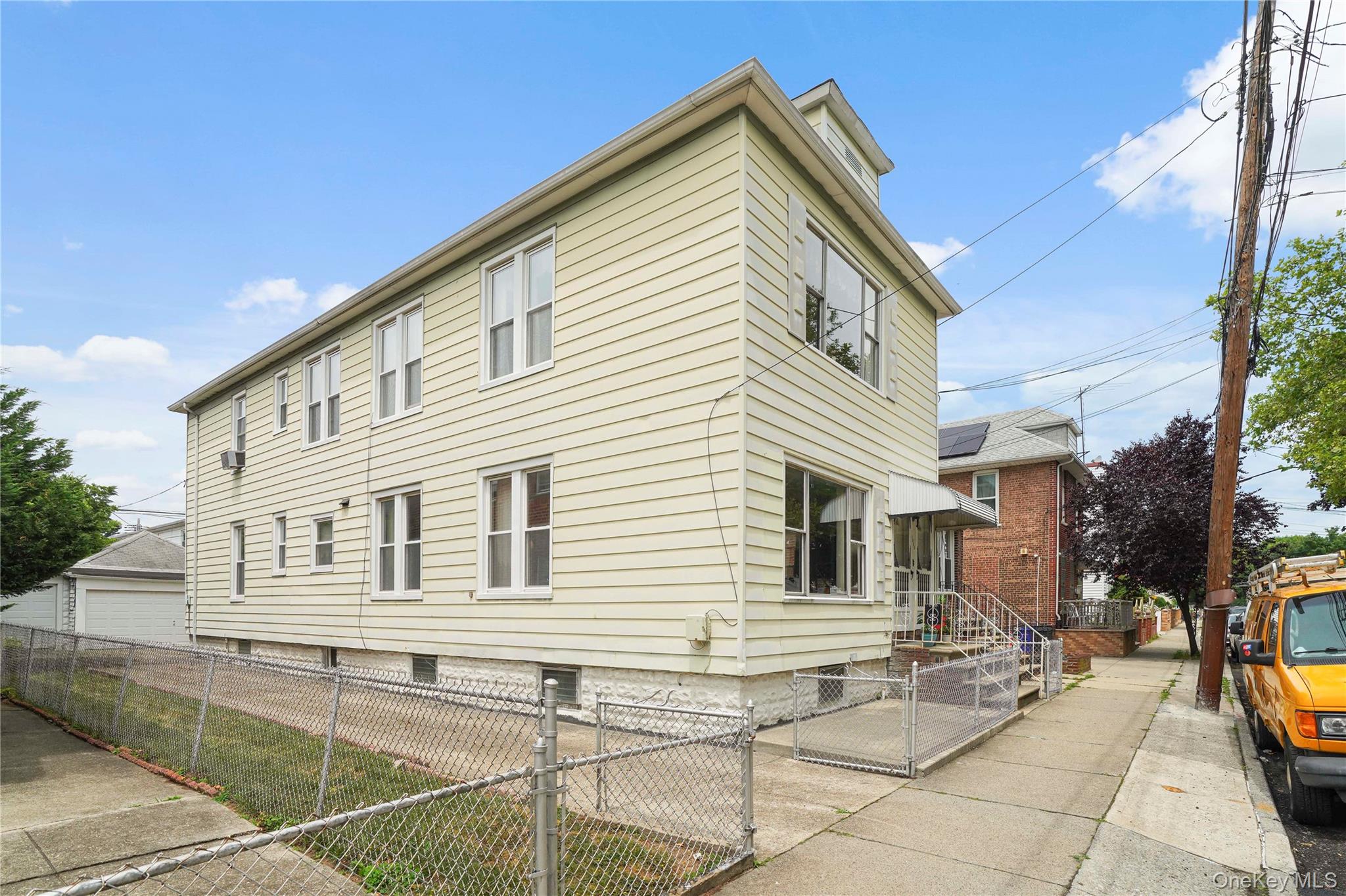 1550 E 54th Street Property Photo 2