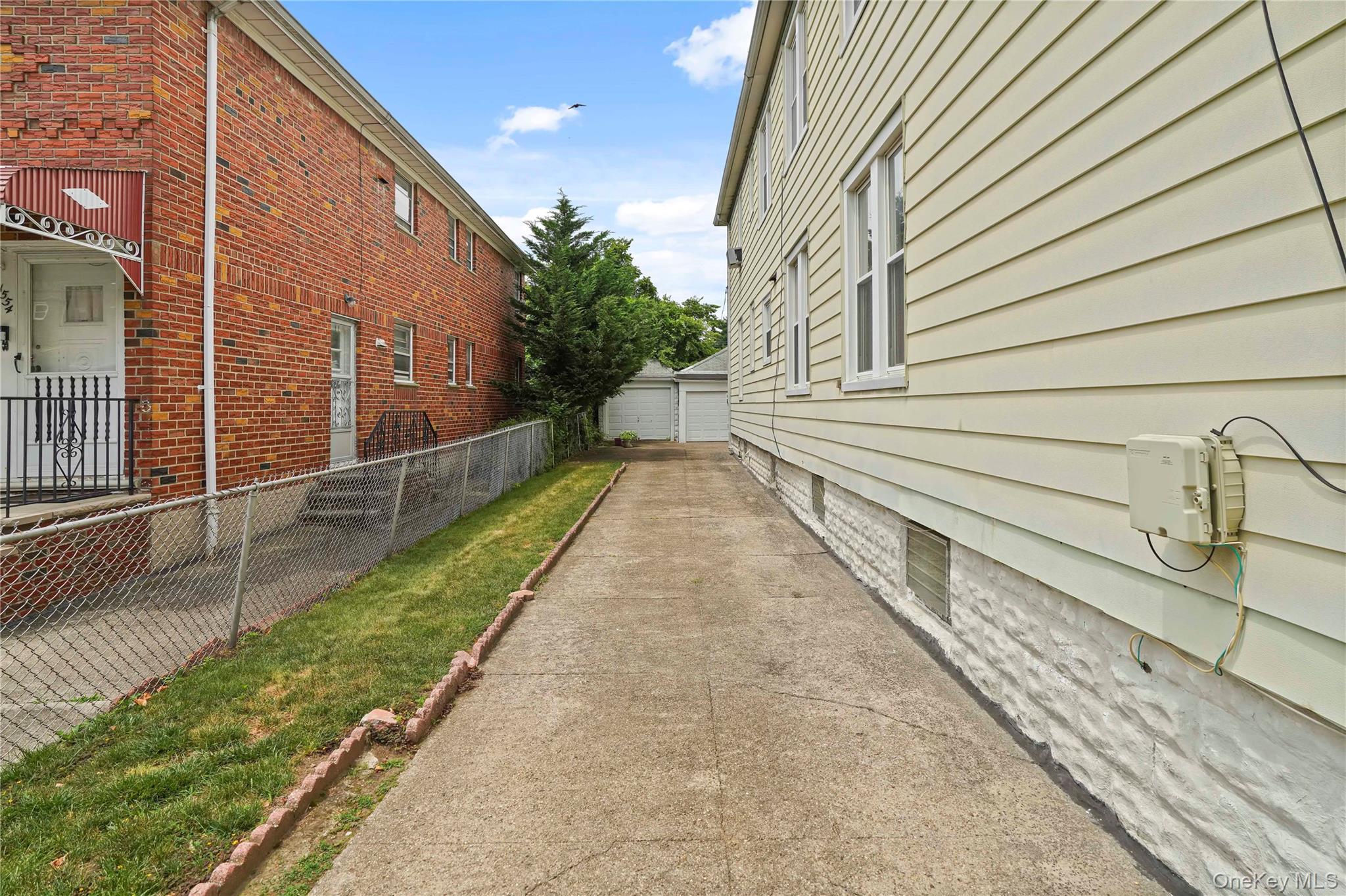 1550 E 54th Street Property Photo 3