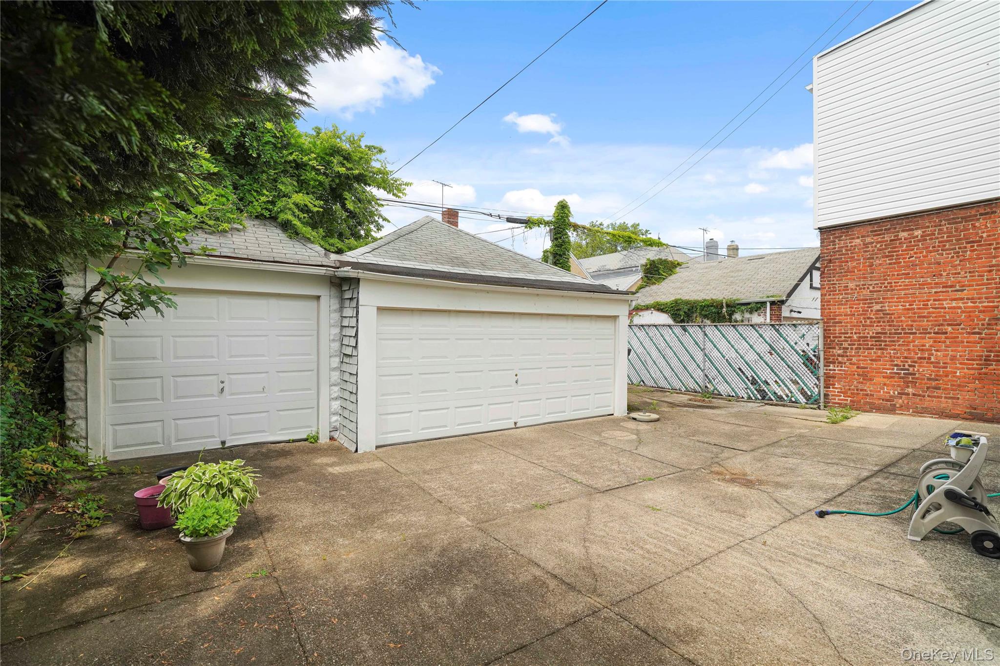 1550 E 54th Street Property Photo 4