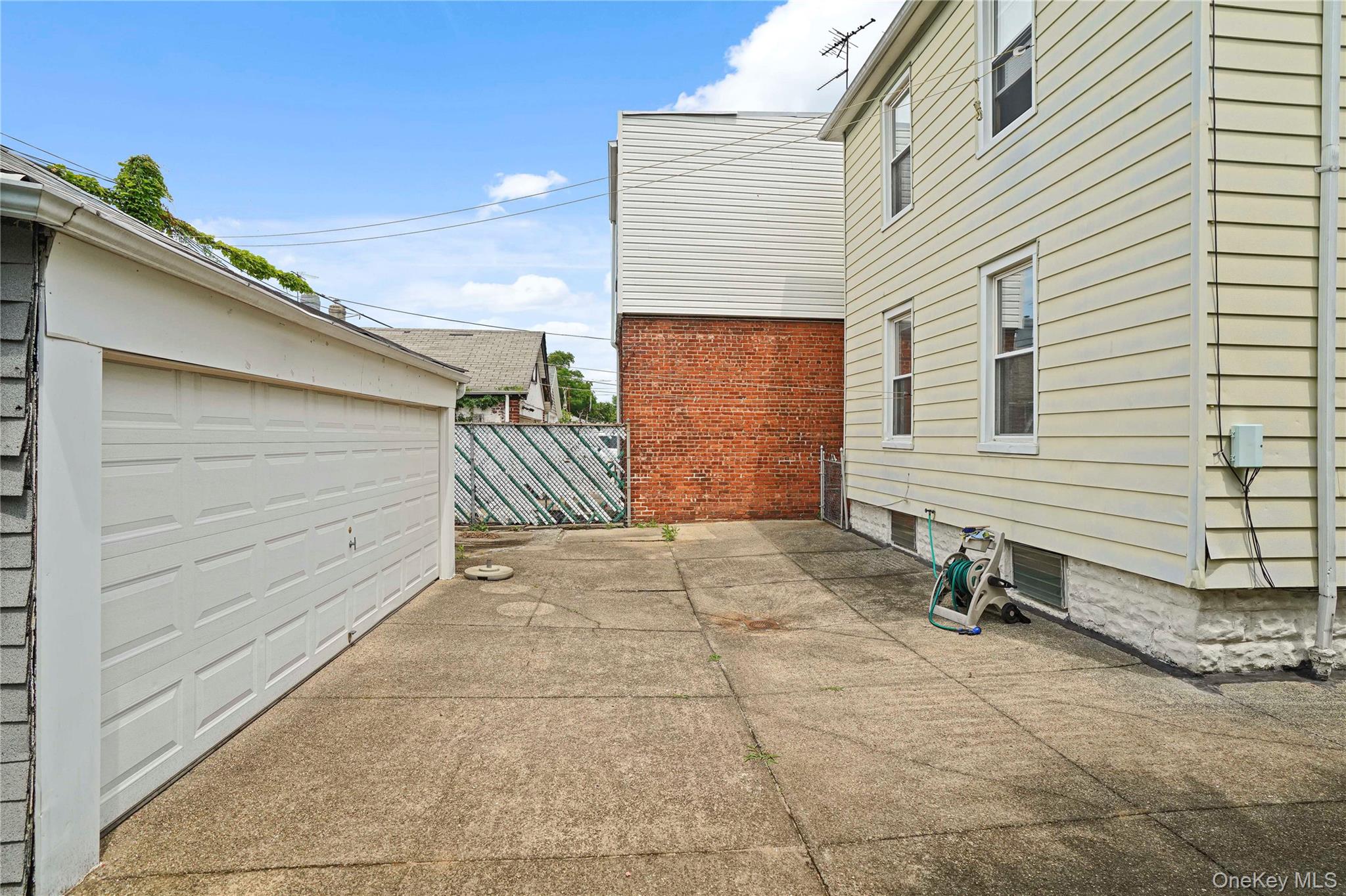 1550 E 54th Street Property Photo 34