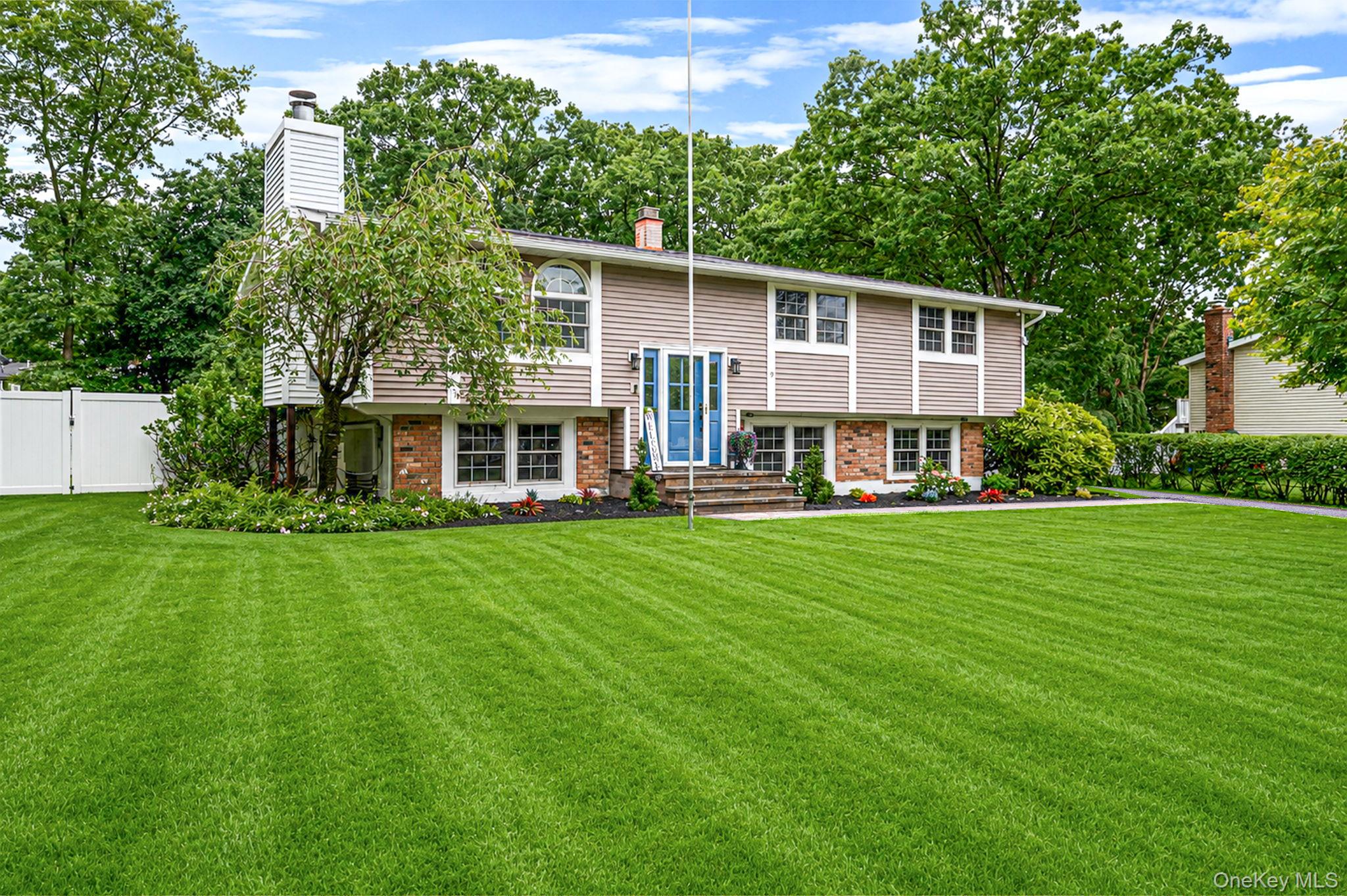 6 Mayflower Lane Property Photo 1