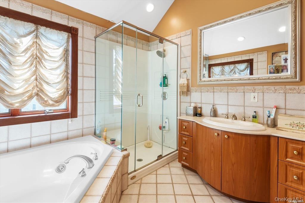 163-27 95th Street Property Photo 25