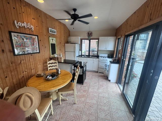 163-27 95th Street Property Photo 32
