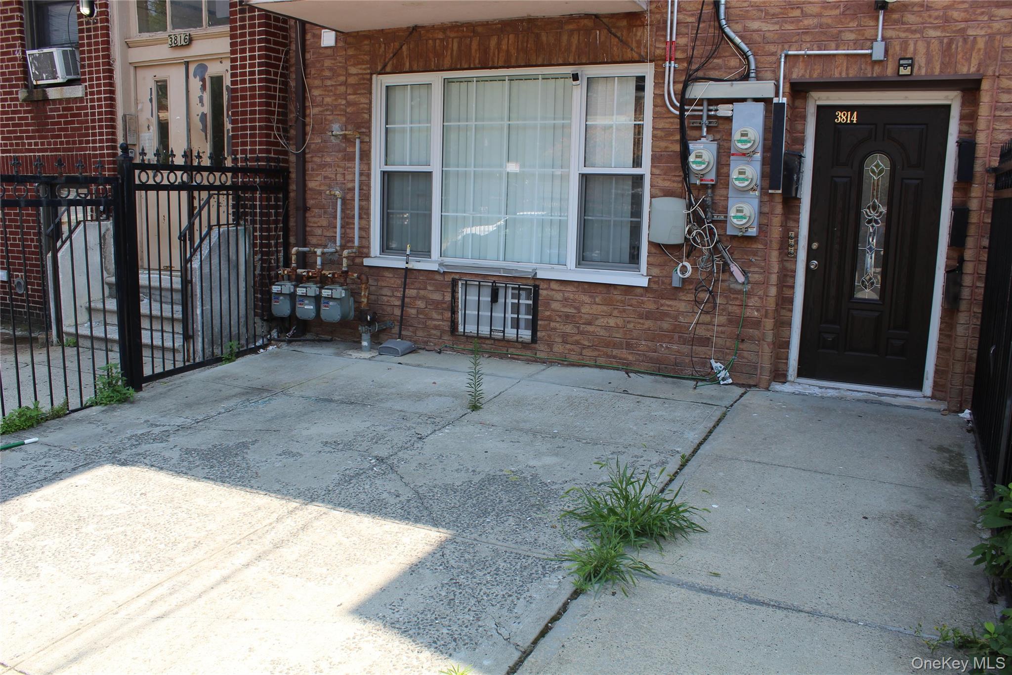3814 Barnes Avenue Property Photo 3