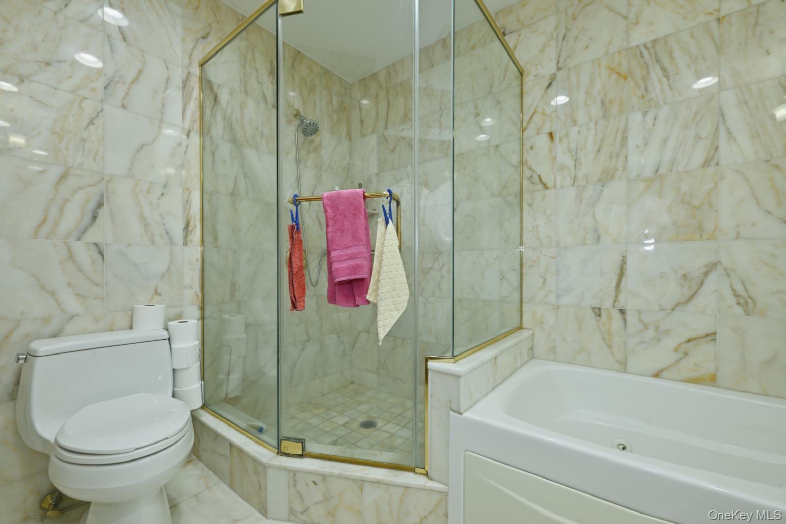 171 Great Neck Road 3h Property Photo 12