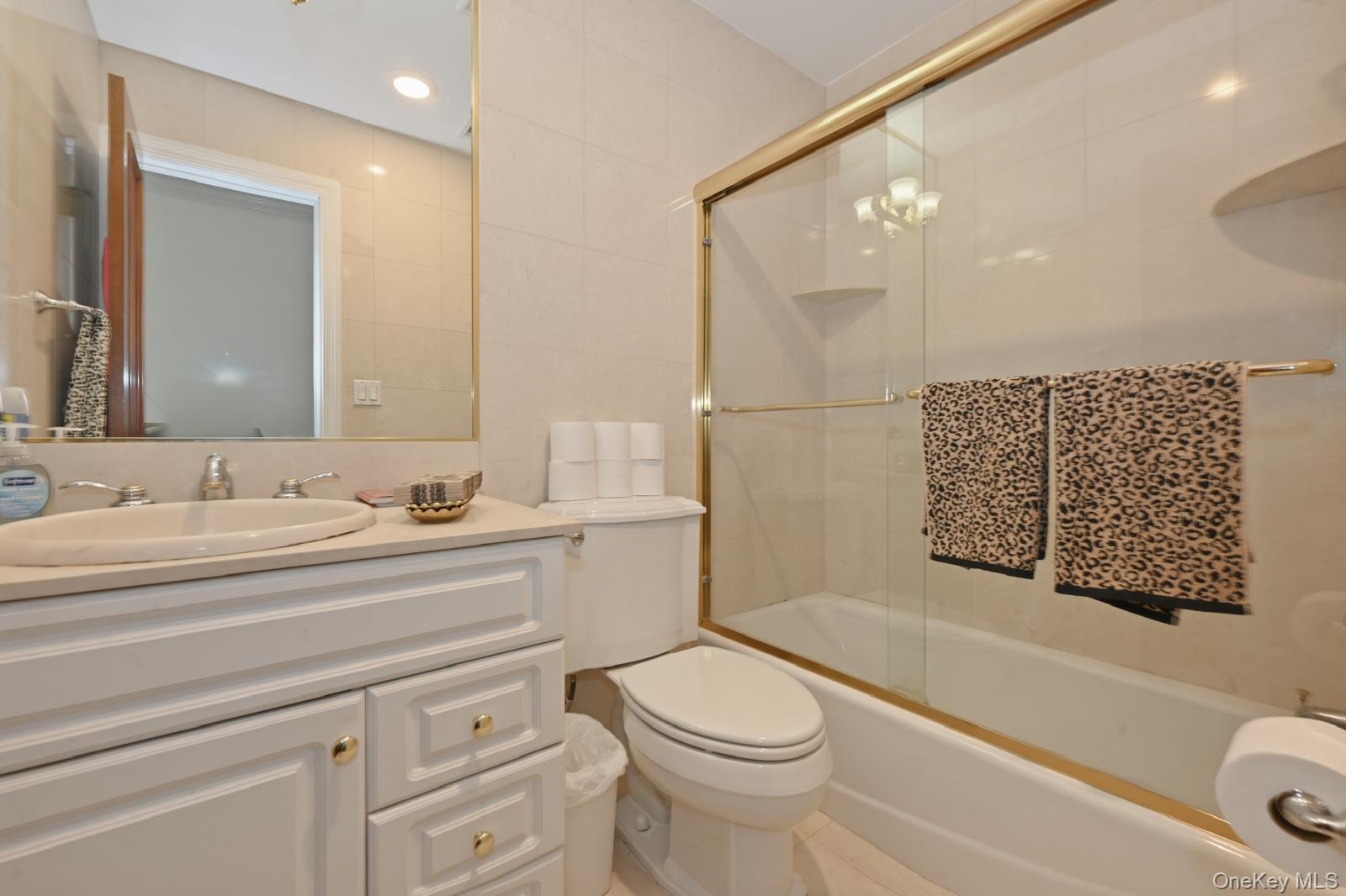 171 Great Neck Road 3h Property Photo 15