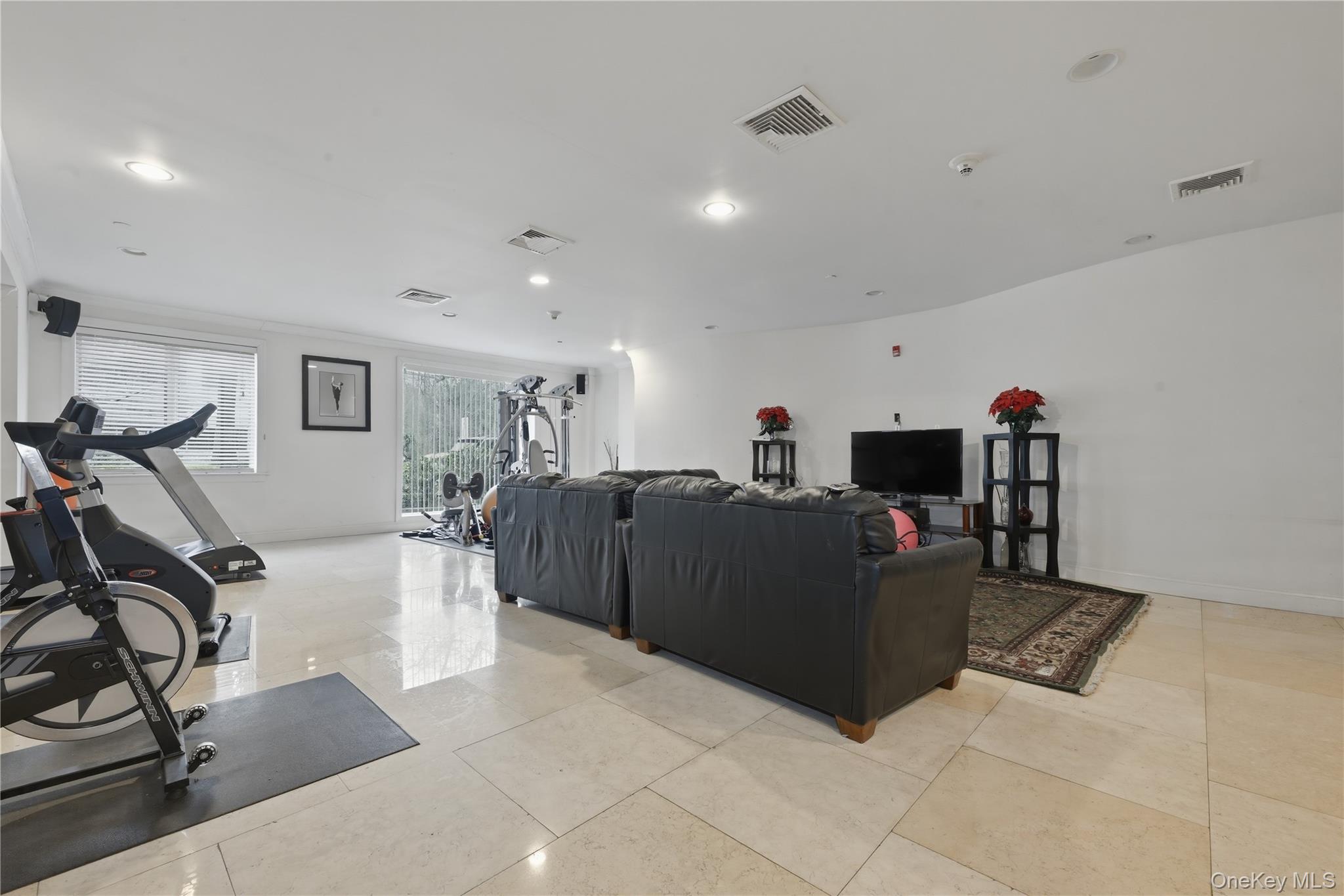 171 Great Neck Road 3h Property Photo 18