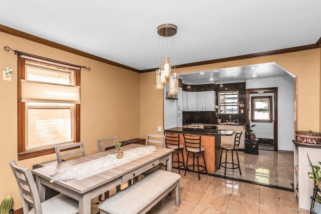 7822 79th Place Property Photo 3
