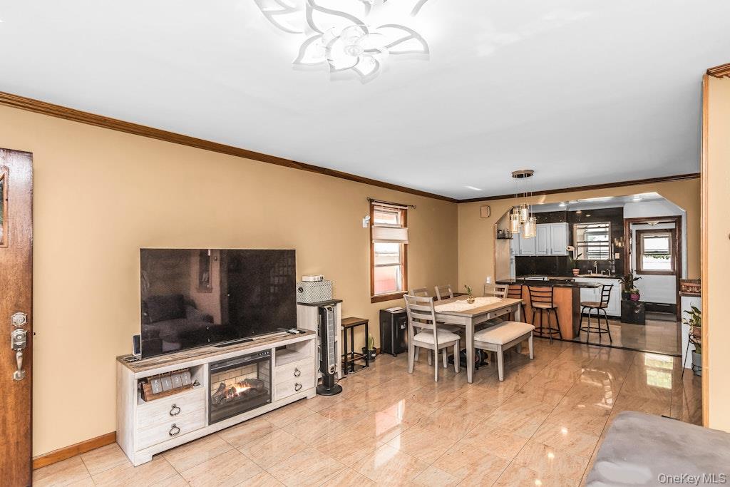 7822 79th Place Property Photo 4