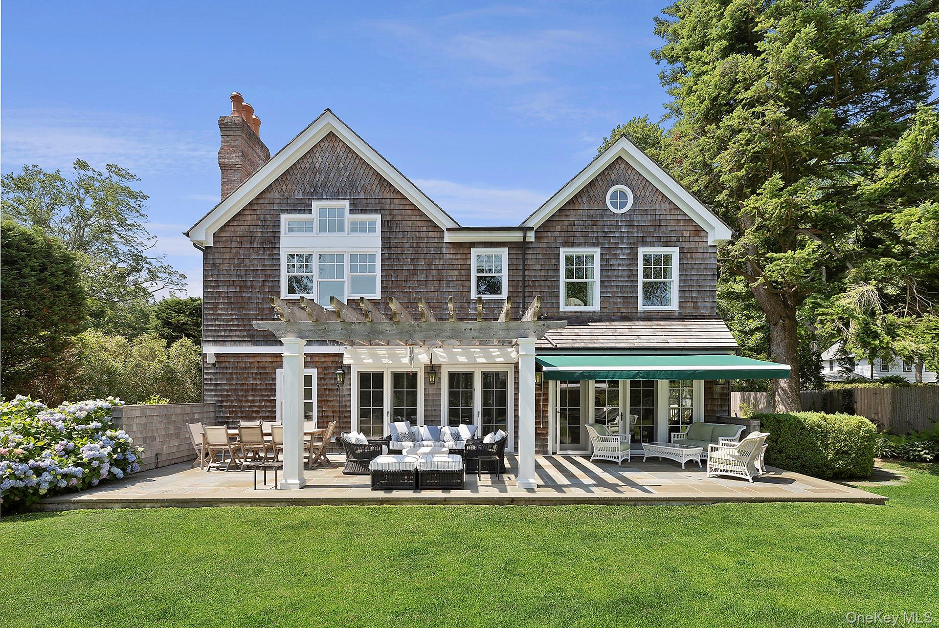 100 Pantigo Road Property Photo 3